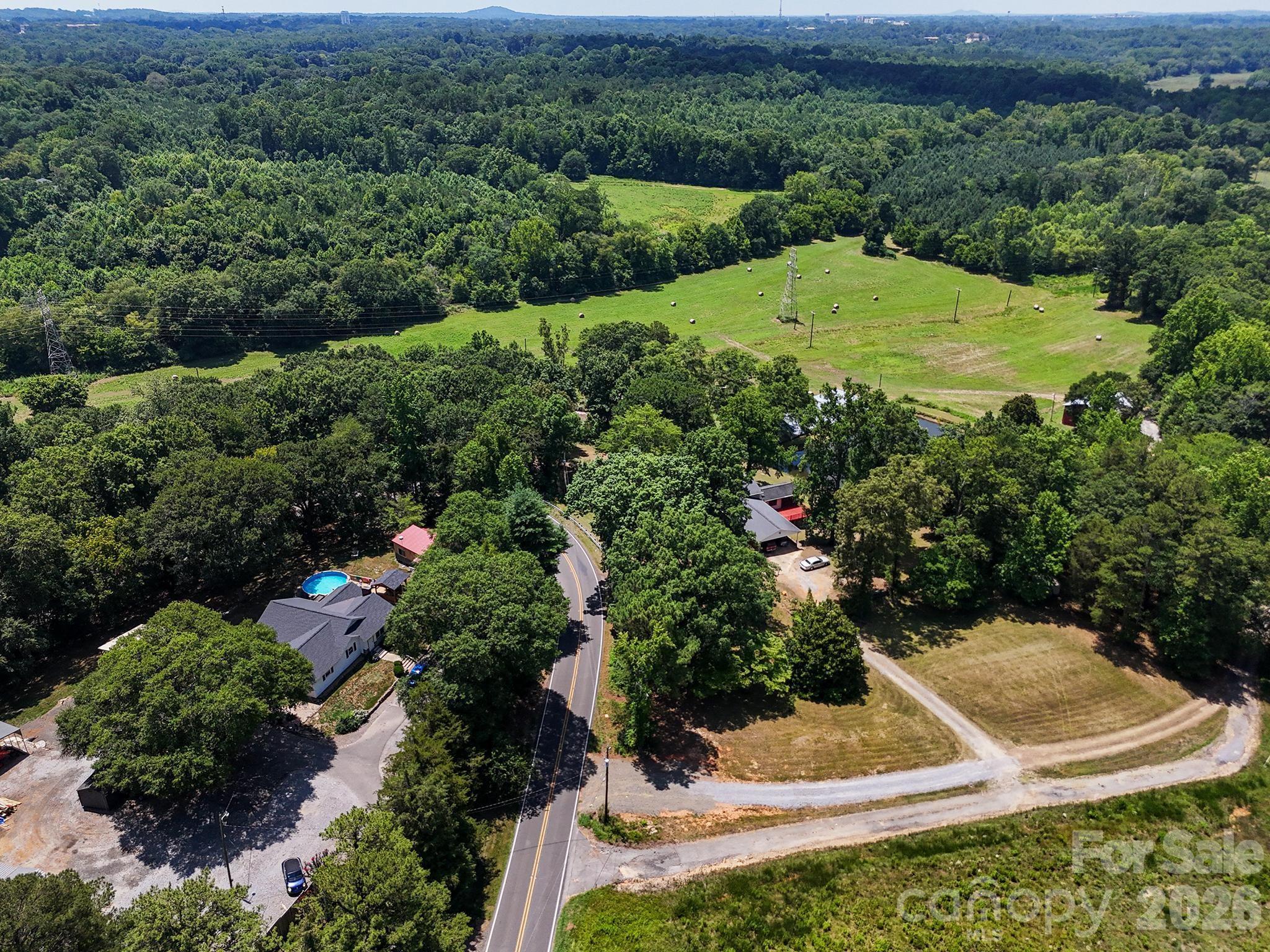 813 Robinson Clemmer Road Property Photo 12