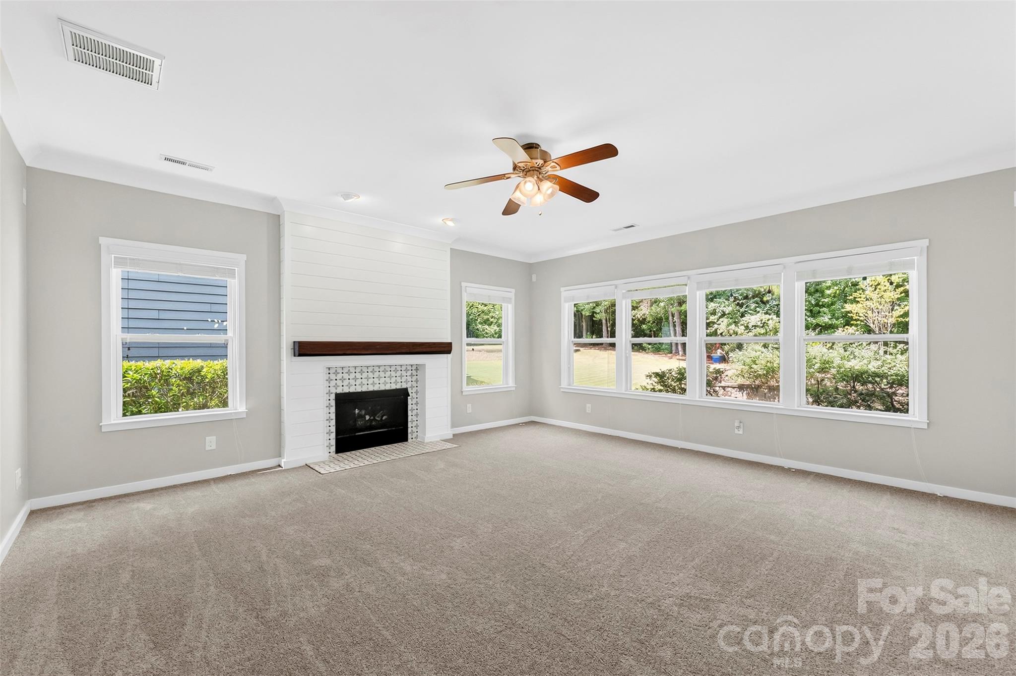 2238 Bluebell Way Property Photo 2