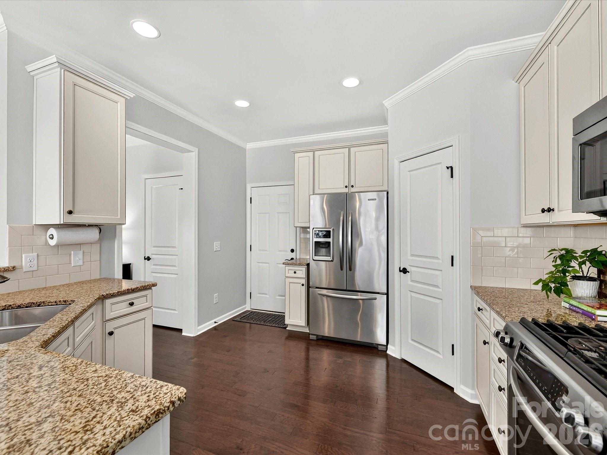 6017 Carrollton Lane Property Photo 11