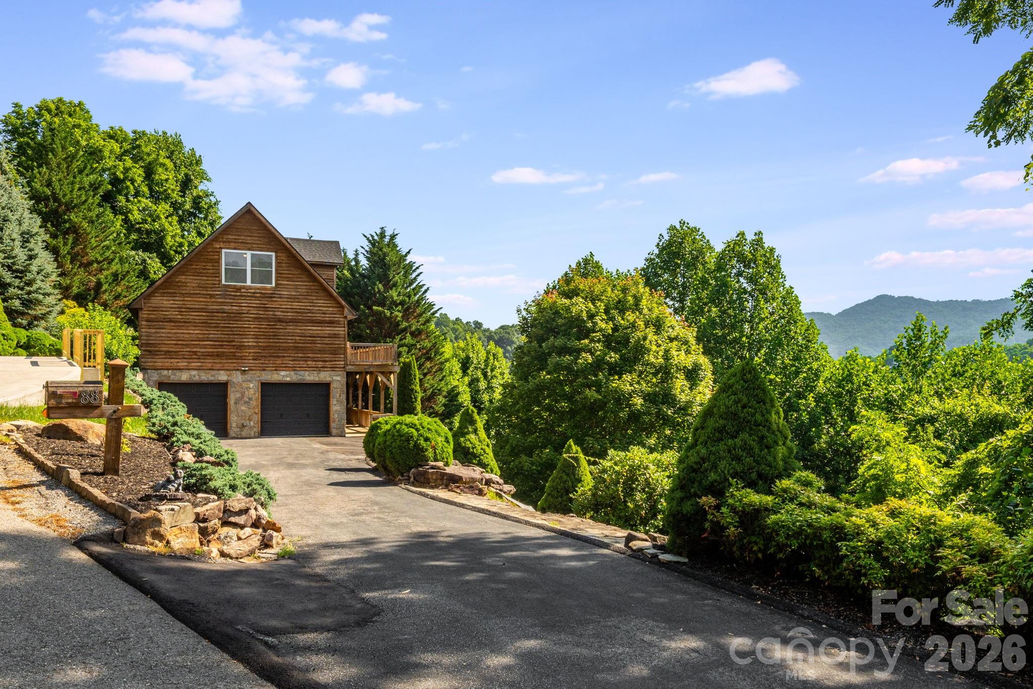 88 Mayflower Court Property Photo 3