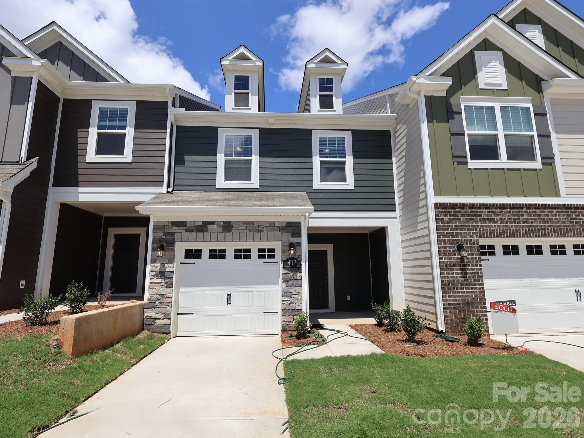 402 Hendley Drive Property Photo 1