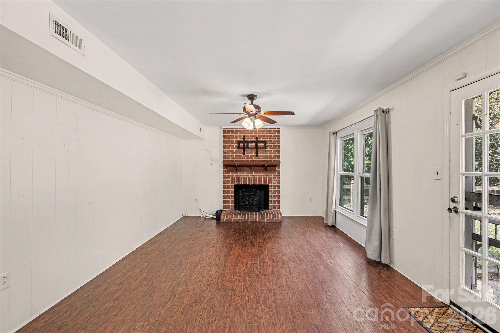 320 Sunnywood Lane Property Photo 10