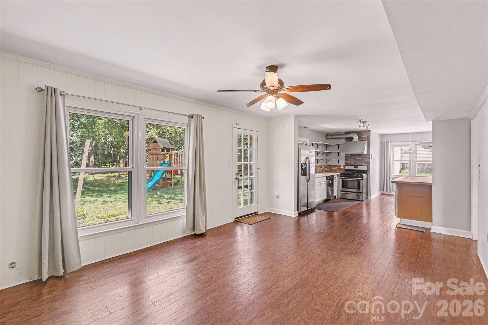 320 Sunnywood Lane Property Photo 11