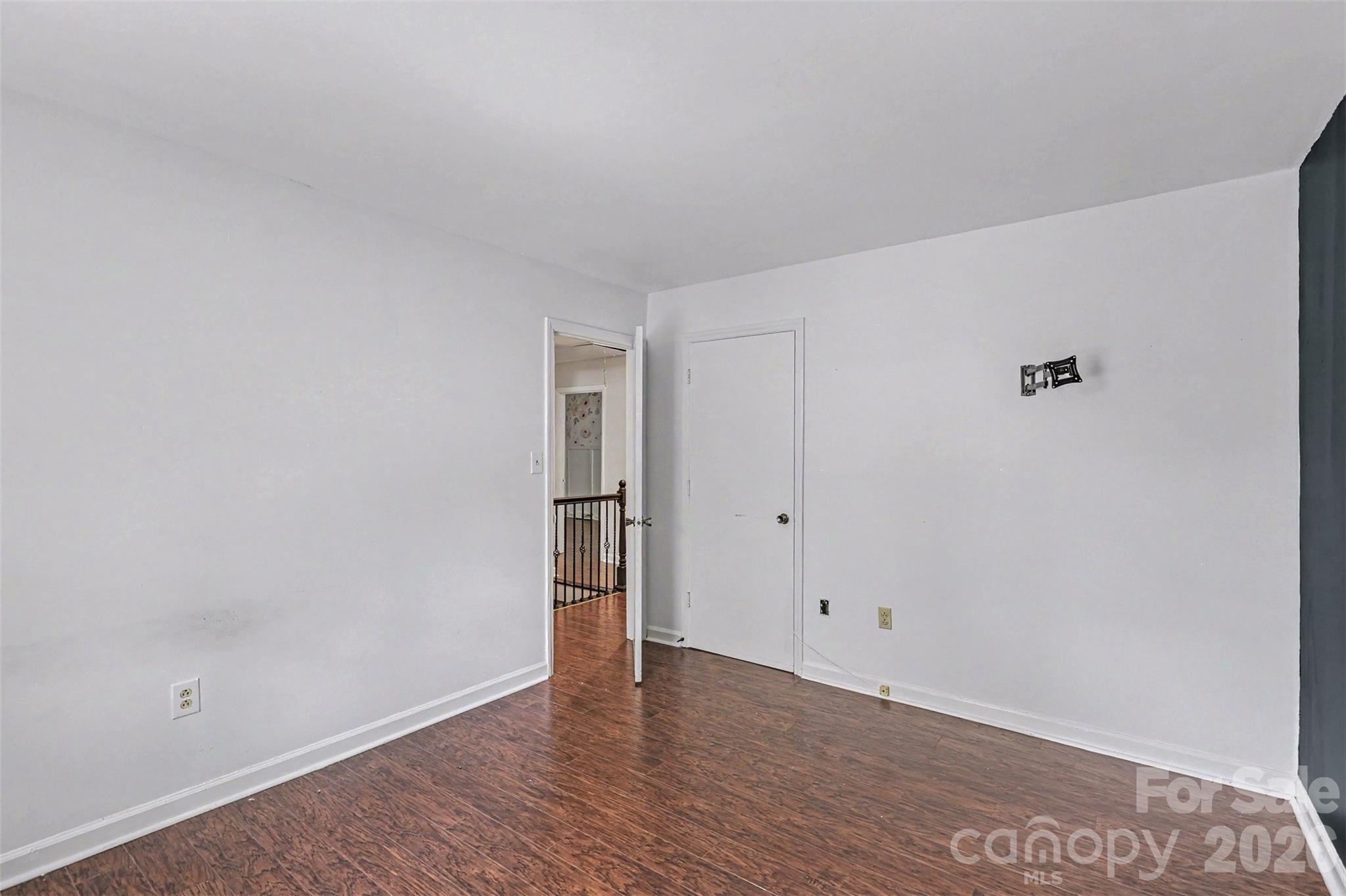 320 Sunnywood Lane Property Photo 17
