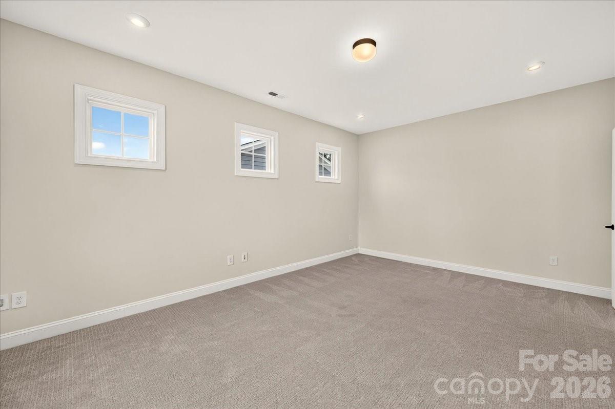 222 Lanyard Lane Property Photo 30