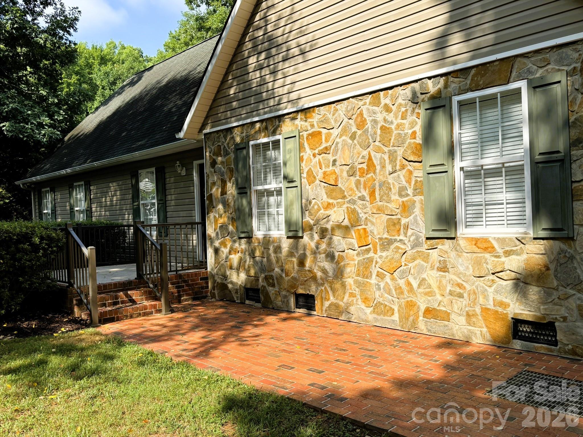 130 Canoe Court Property Photo 7