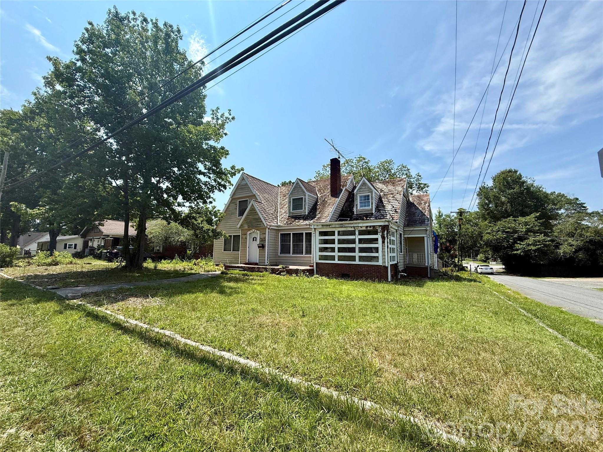 1400 Central Drive Property Photo 3