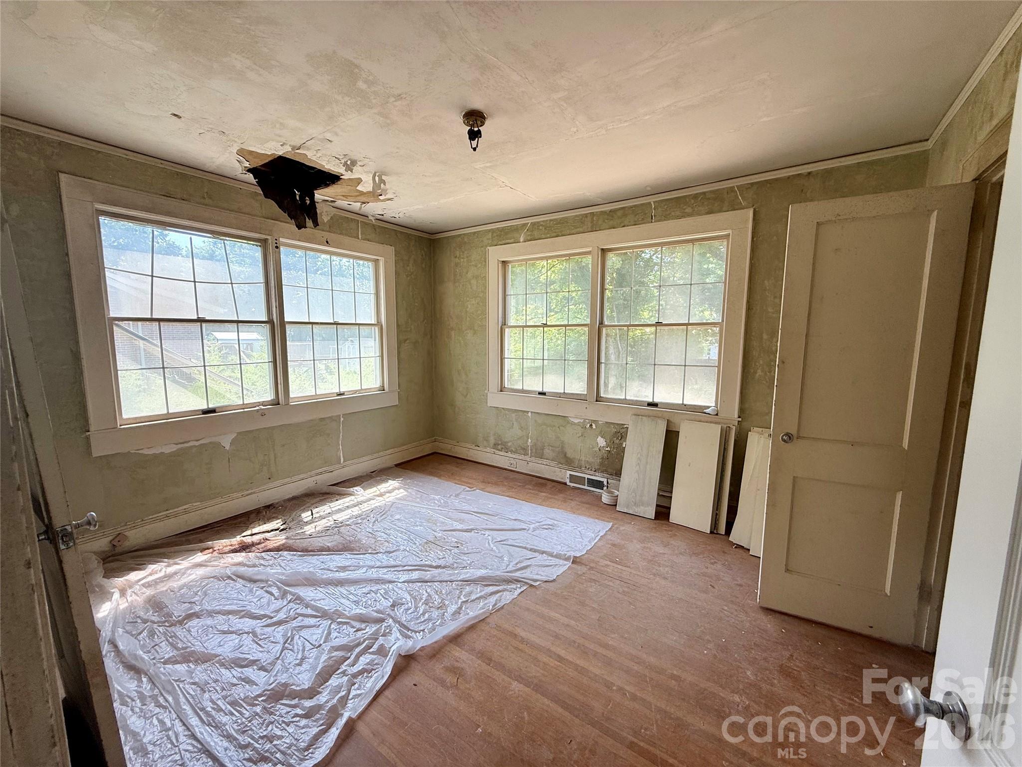 1400 Central Drive Property Photo 15