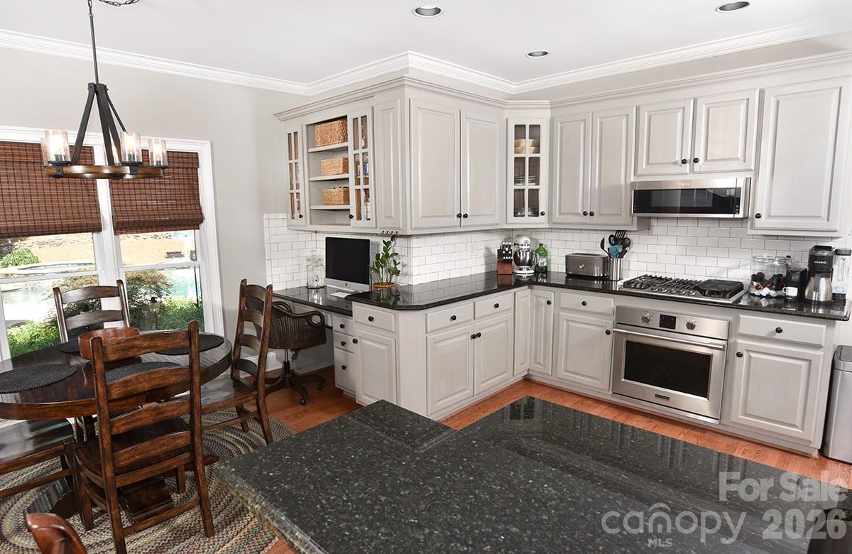 18719 Cannon Crossing Way Property Photo 12
