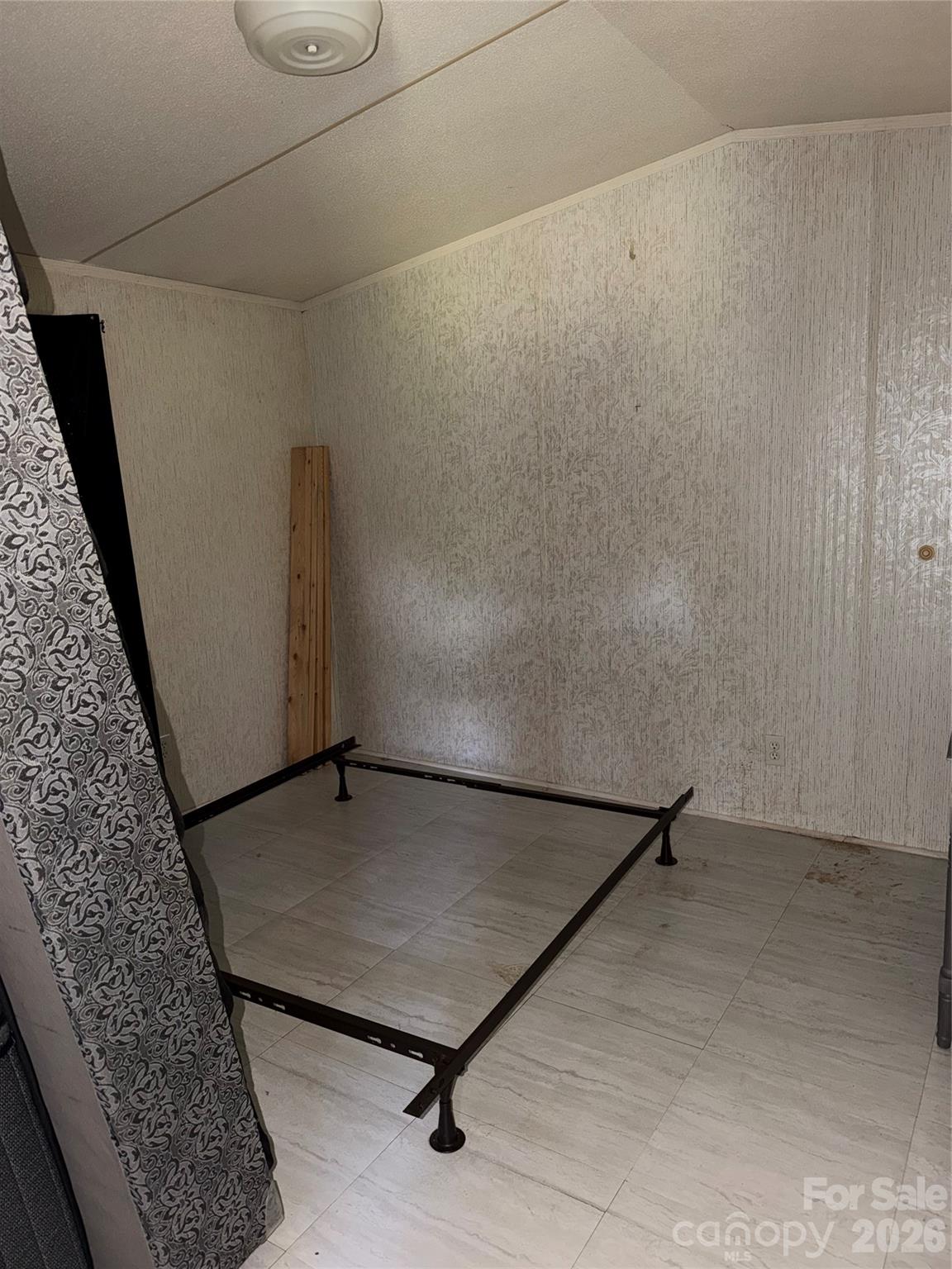 141 Goodman Road Property Photo 11