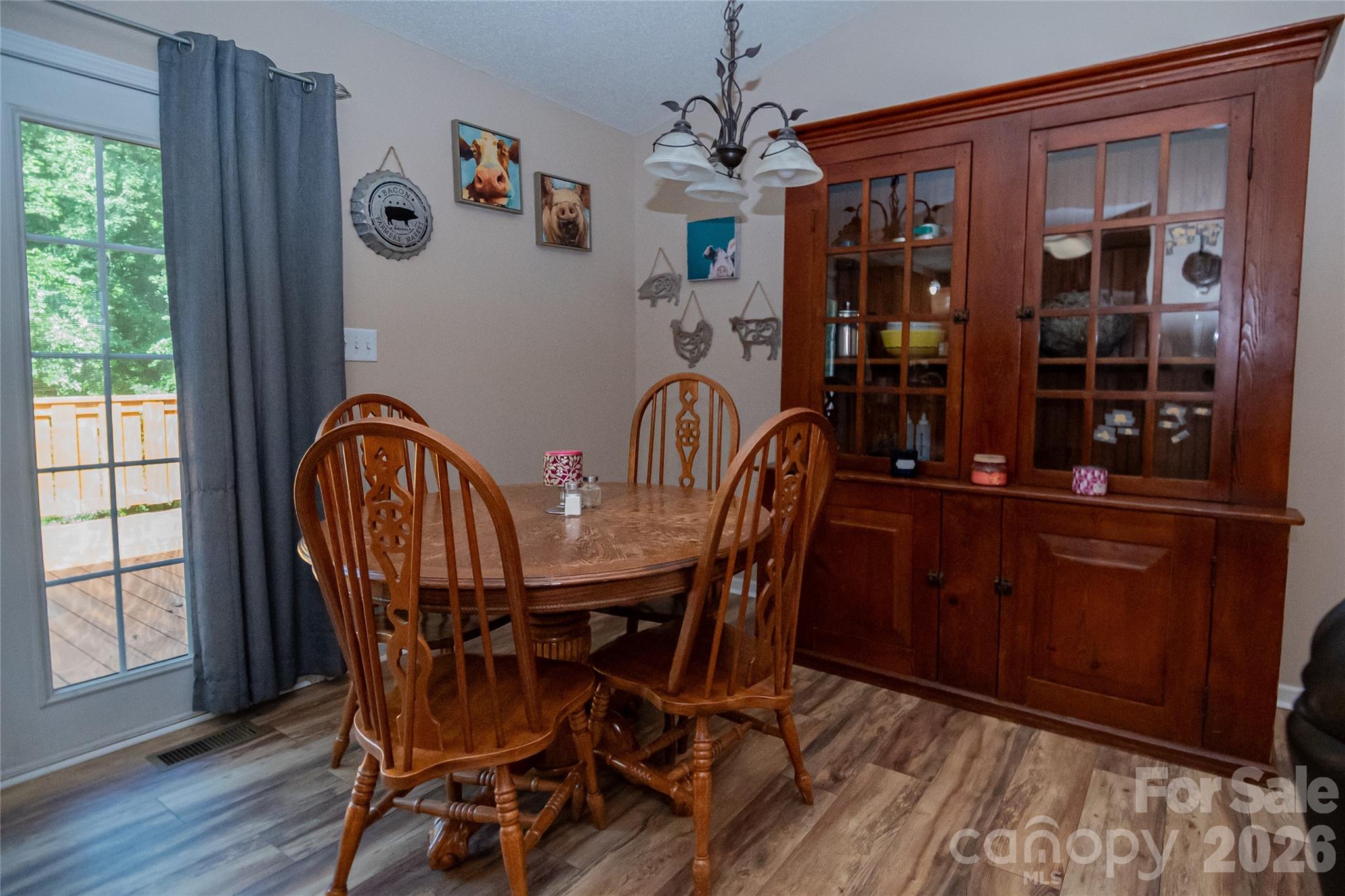 3611 Judea Drive Property Photo 14