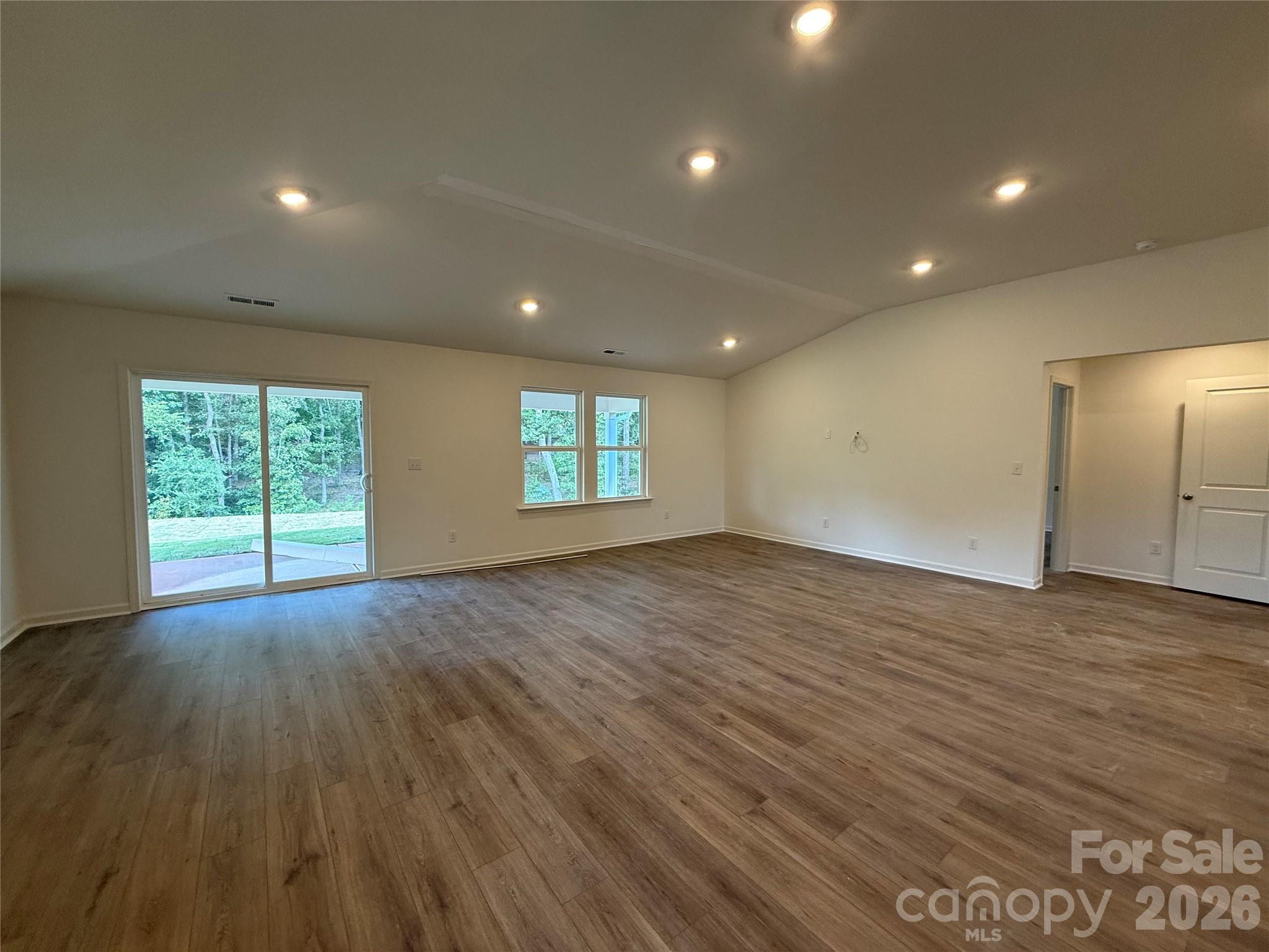 533 Creston Place Drive Property Photo 7