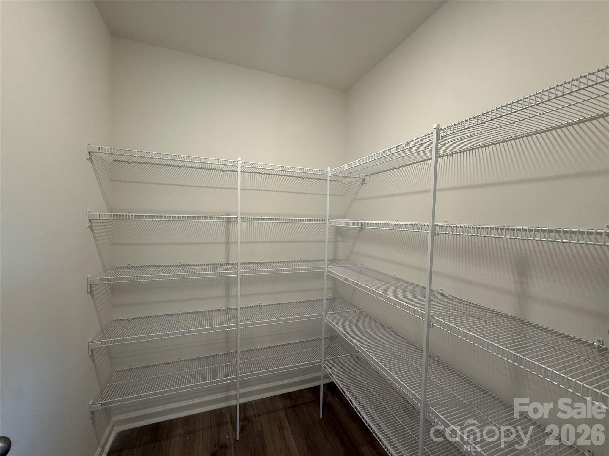 533 Creston Place Drive Property Photo 8