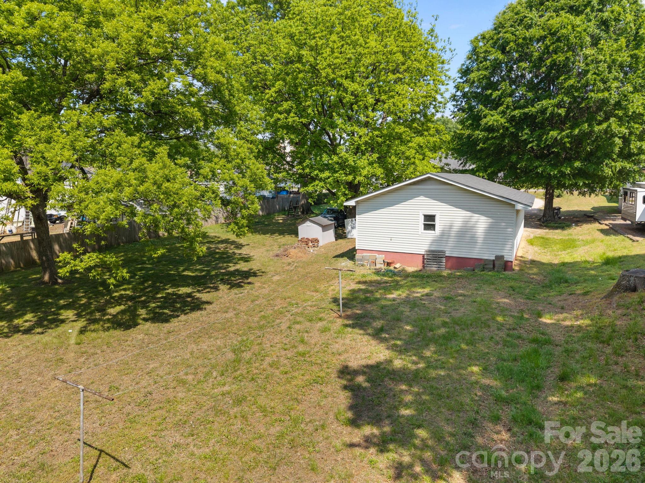 2407 N Main Street Property Photo 11