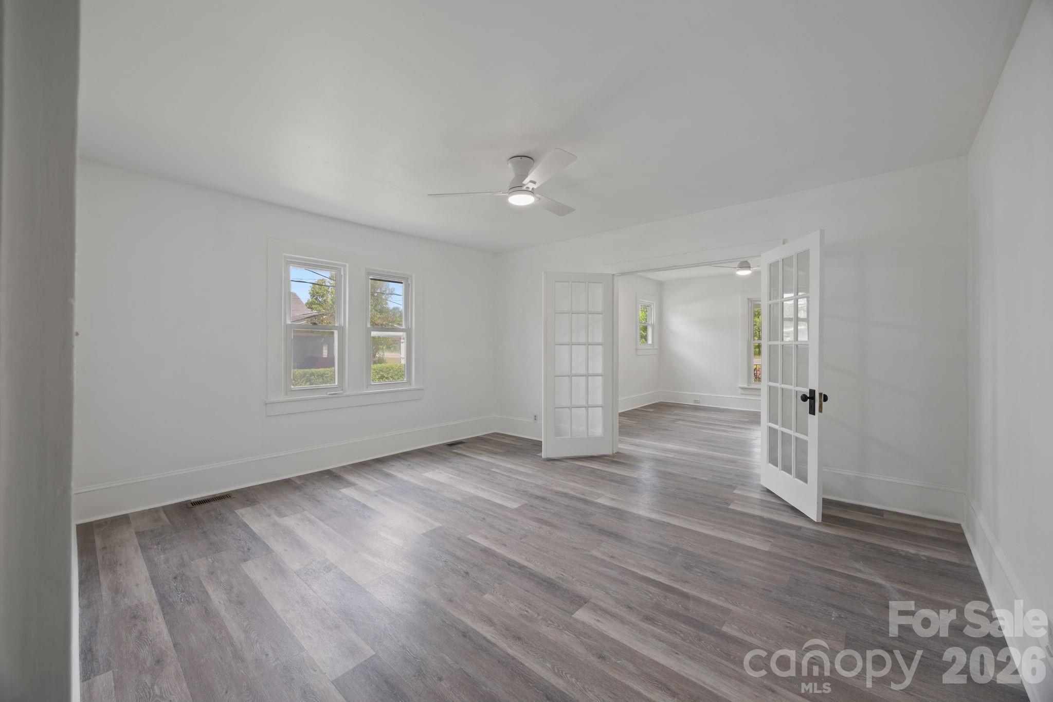 2407 N Main Street Property Photo 16