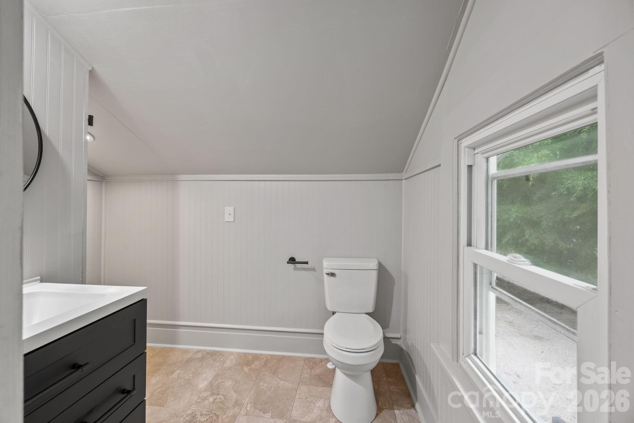 2407 N Main Street Property Photo 38