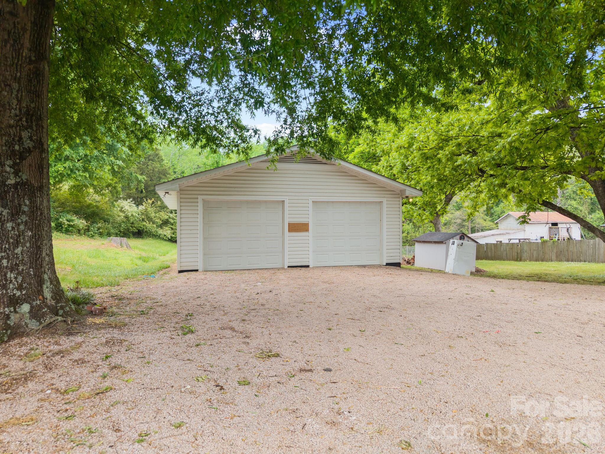 2407 N Main Street Property Photo 41