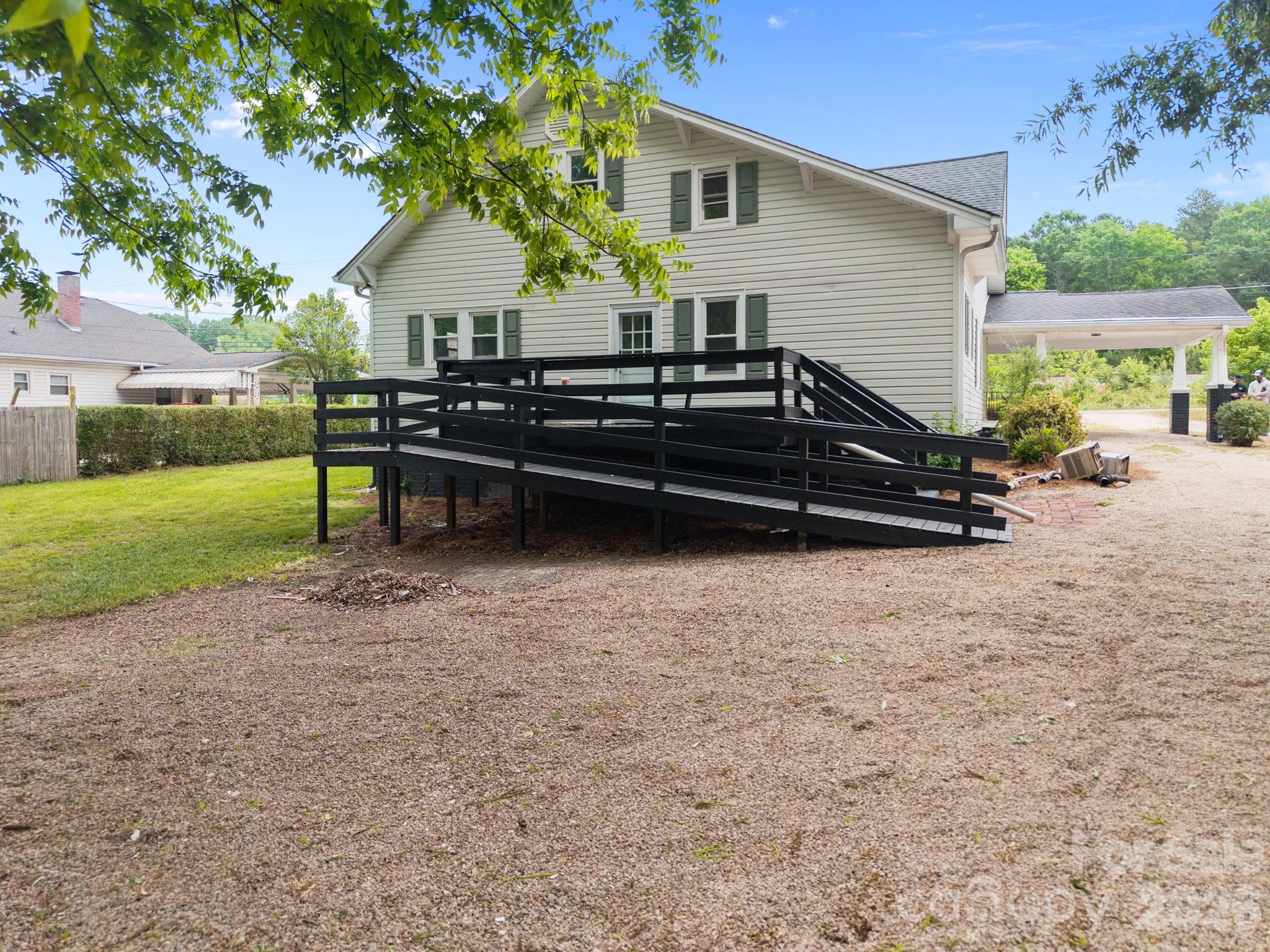 2407 N Main Street Property Photo 42