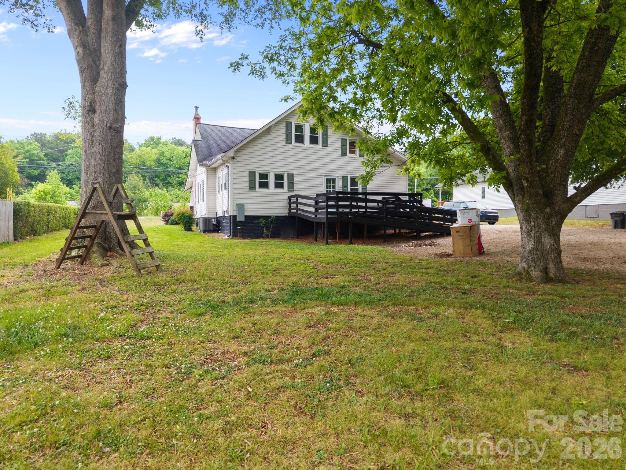 2407 N Main Street Property Photo 43