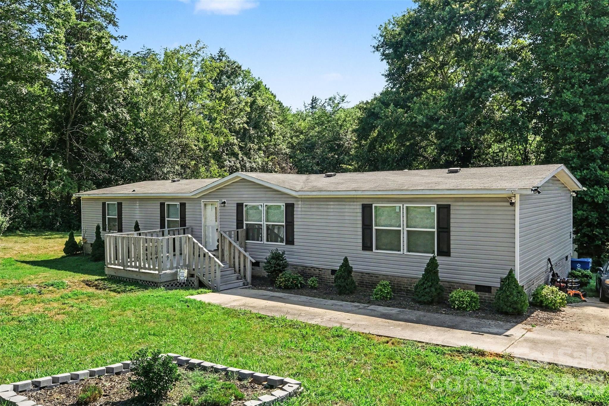 2246 Emerald Mine Road Property Photo 2