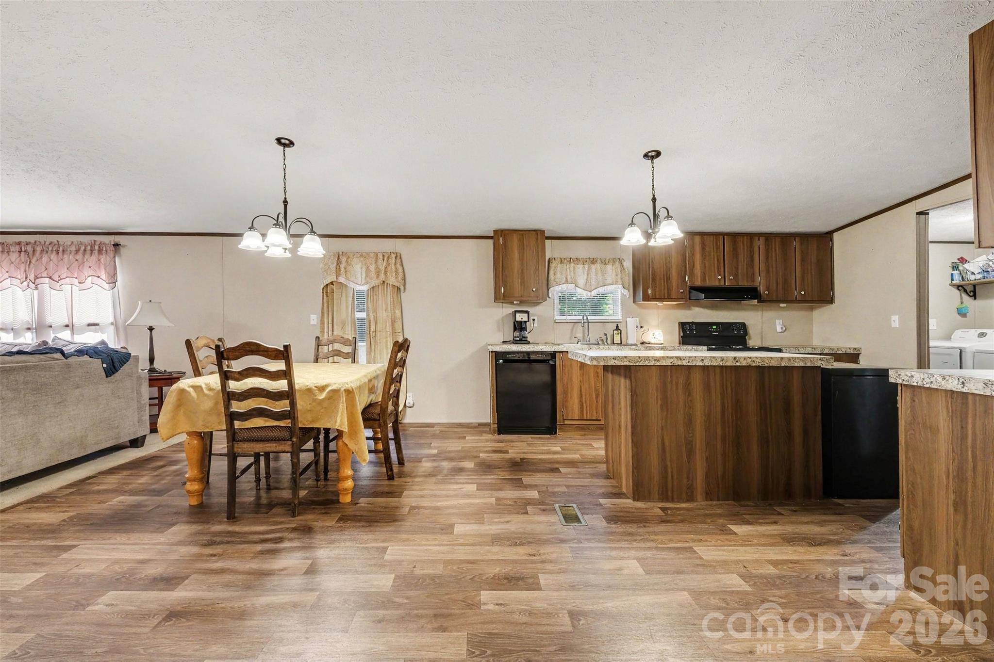 2246 Emerald Mine Road Property Photo 9