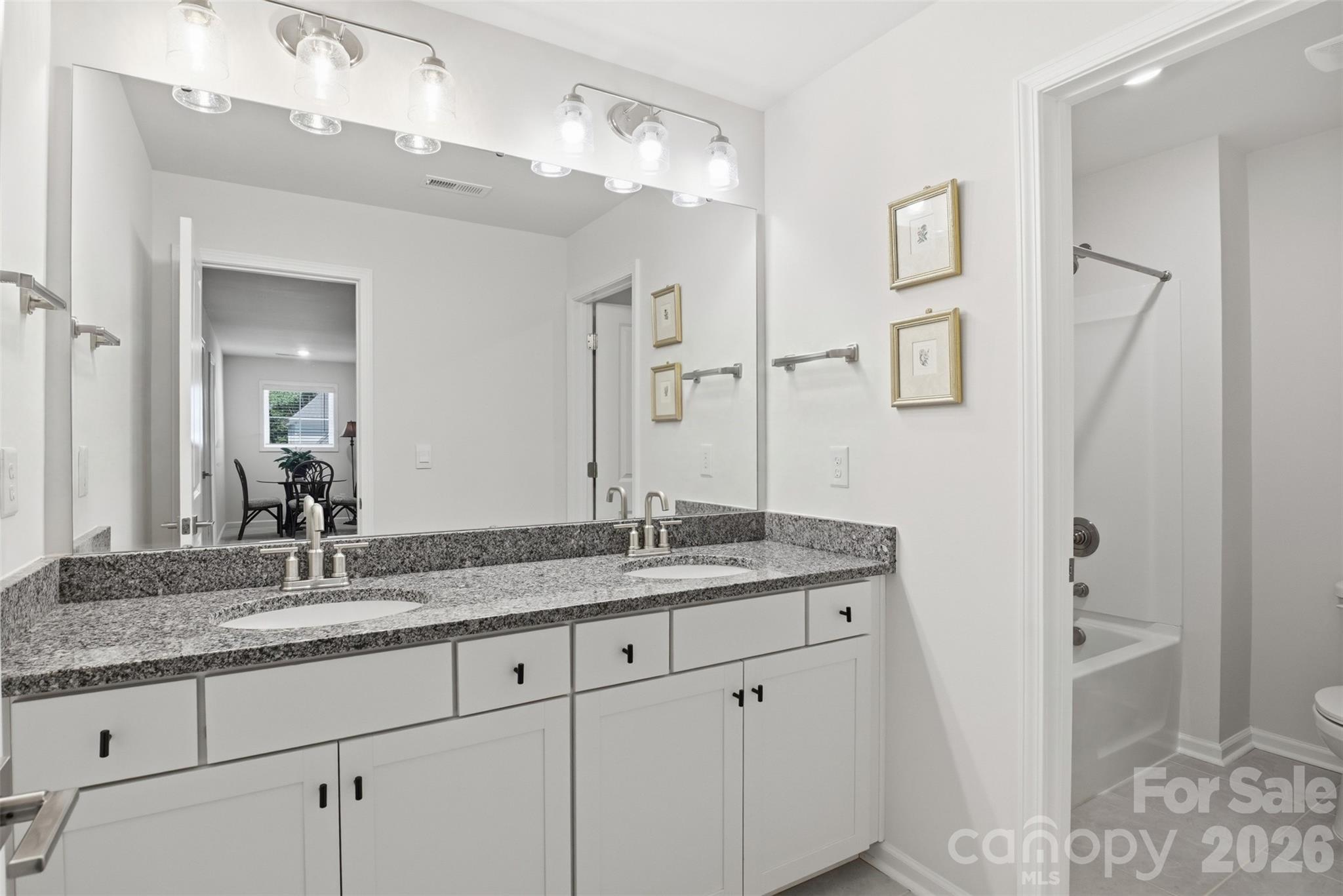 141 Rhuidean Court Property Photo 29