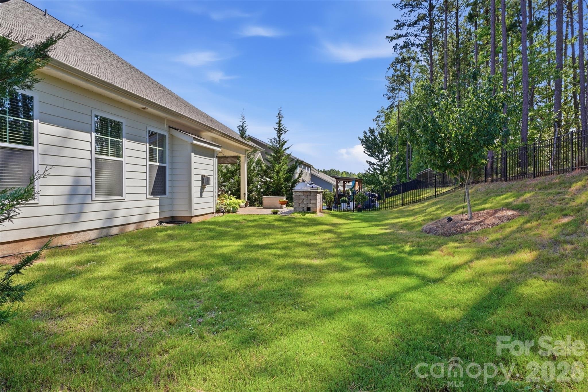 141 Rhuidean Court Property Photo 33
