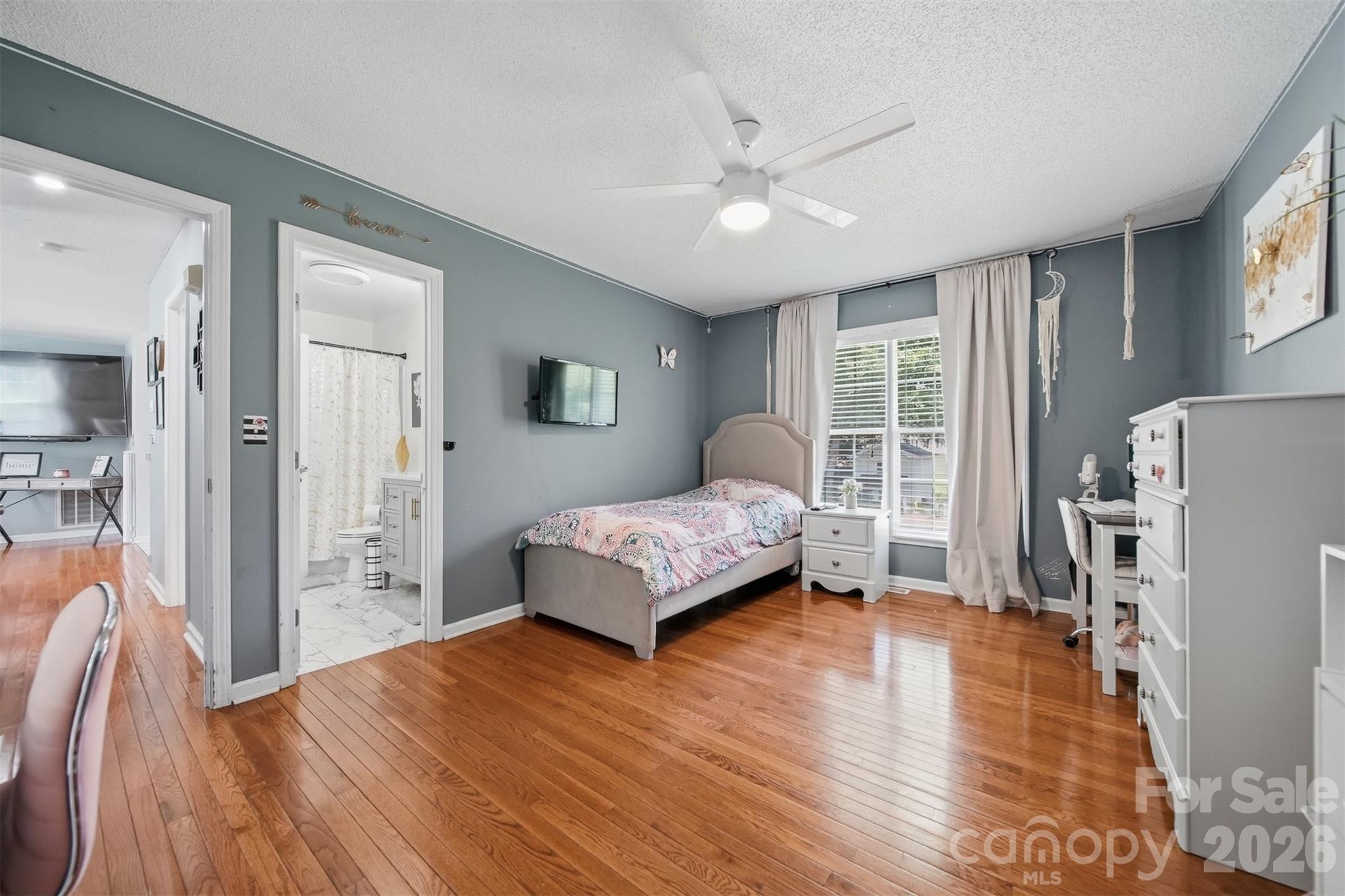 927 Victoria Avenue Property Photo 24