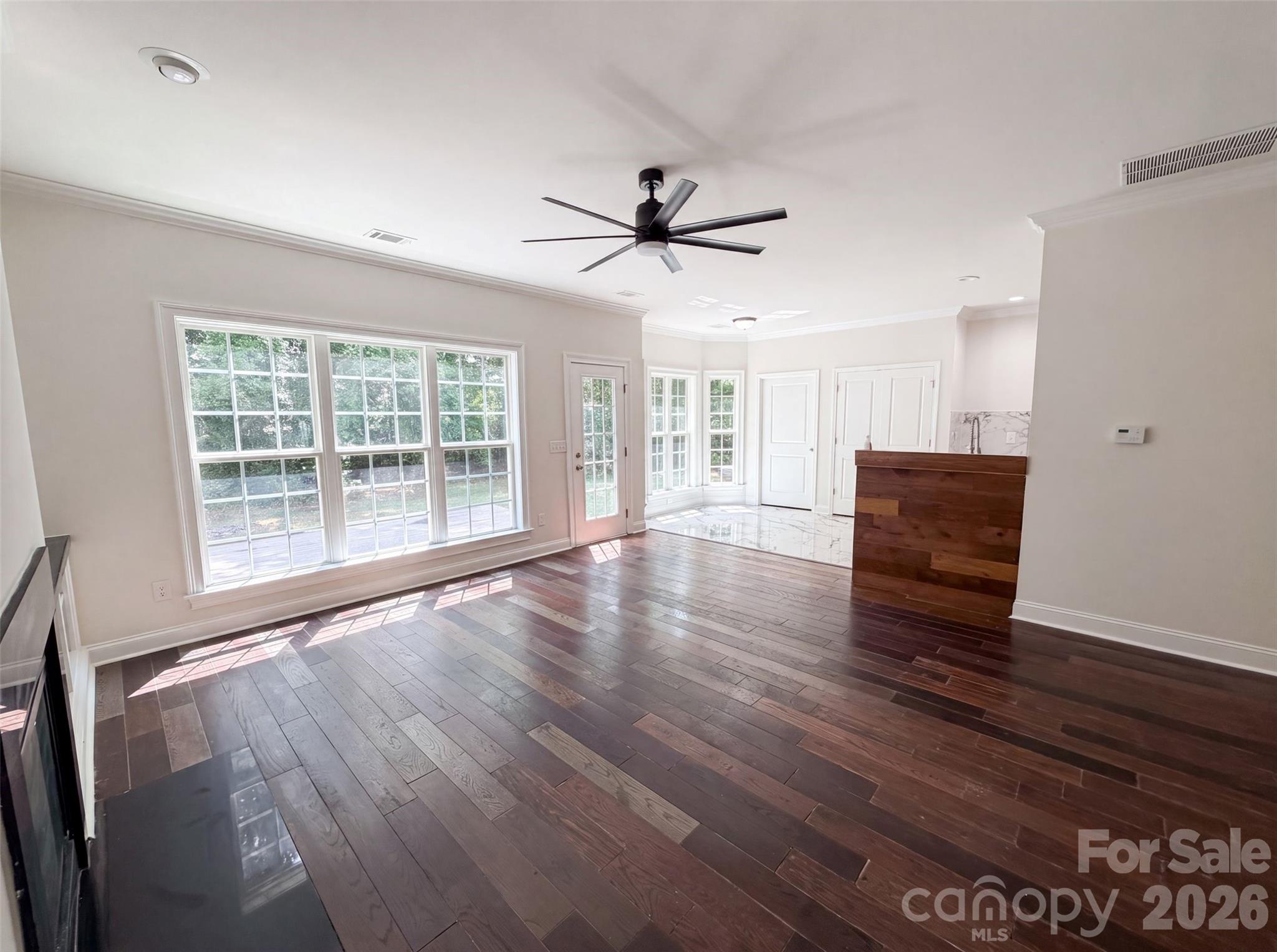6420 Torrence Trace Drive Property Photo 8