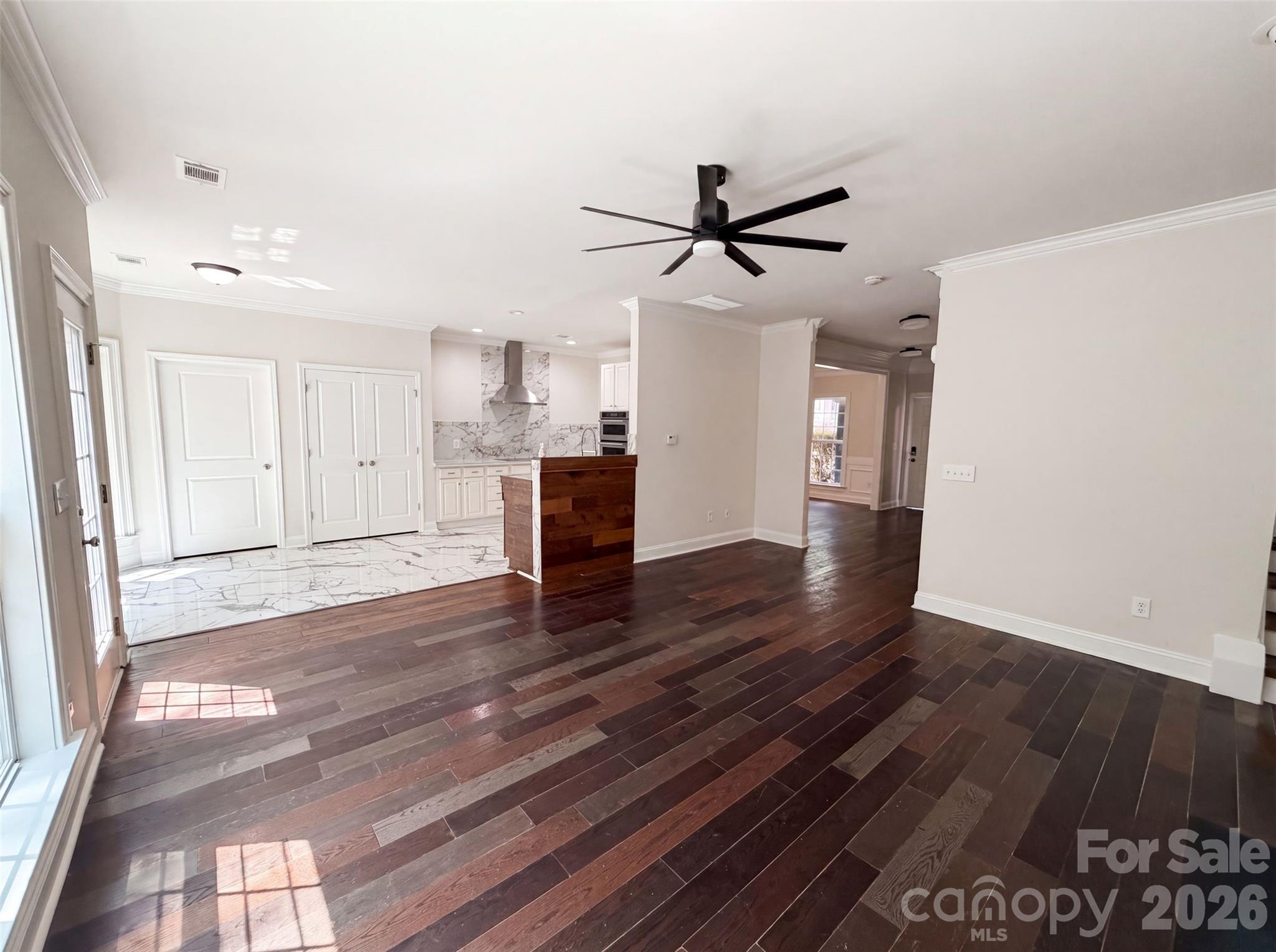 6420 Torrence Trace Drive Property Photo 9