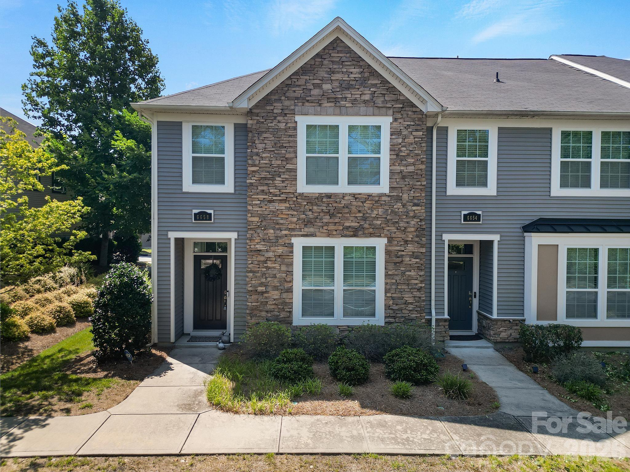 6658 Berewick Commons Parkway Property Photo 1