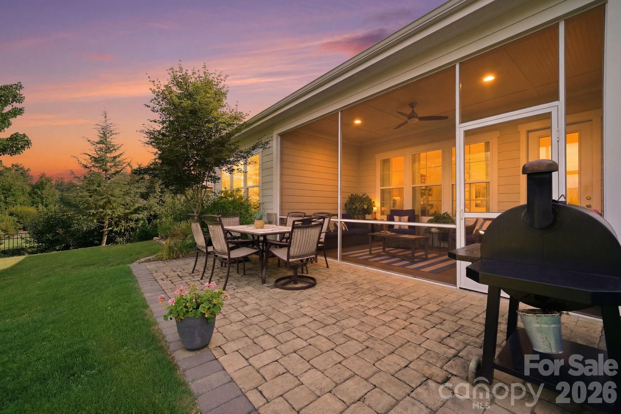1012 Overlake Drive Property Photo 4