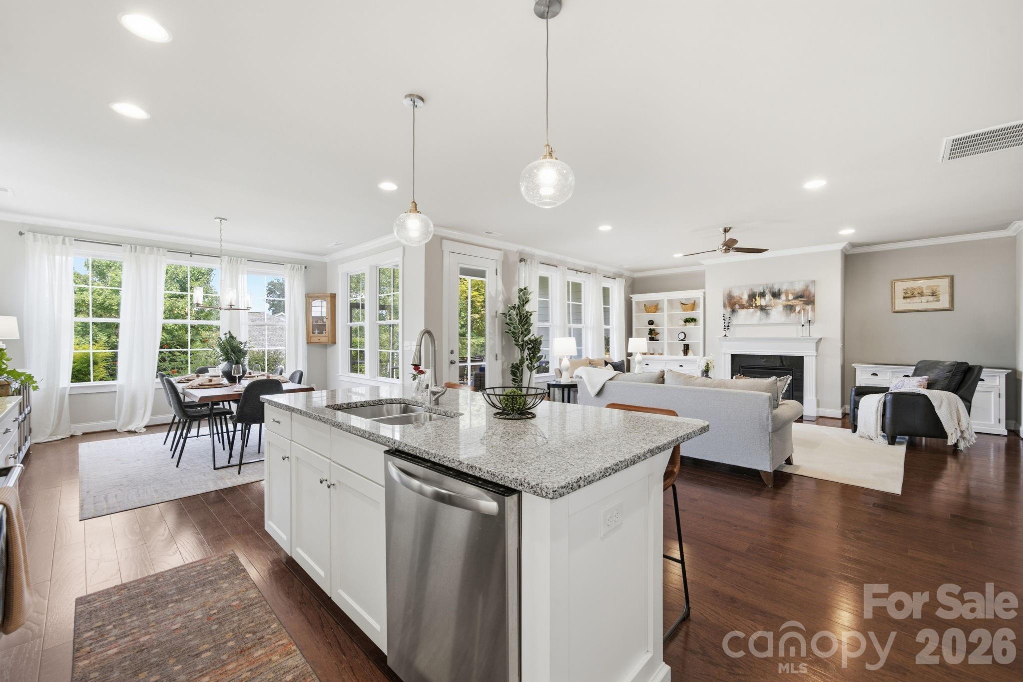1012 Overlake Drive Property Photo 14