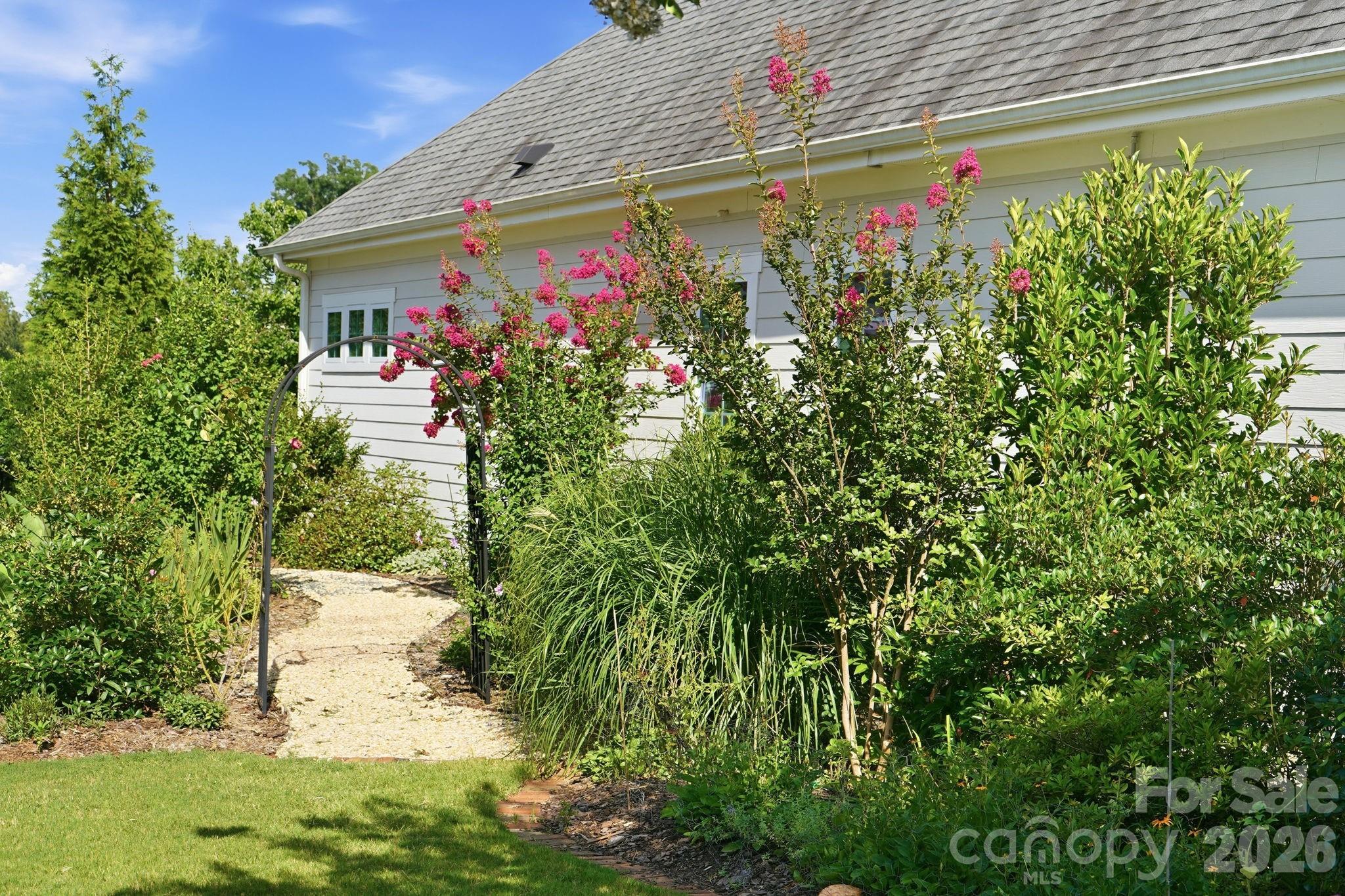 1012 Overlake Drive Property Photo 38