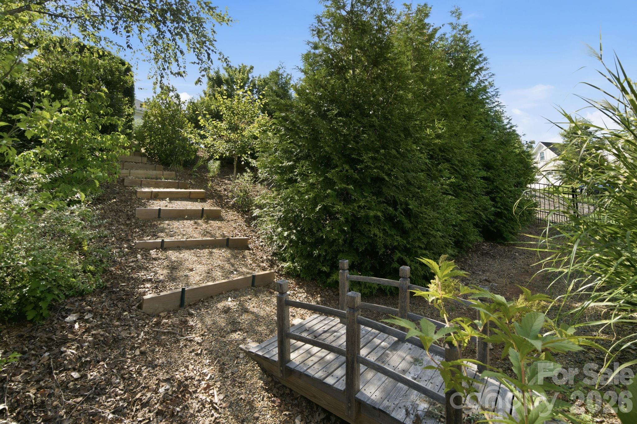 1012 Overlake Drive Property Photo 39