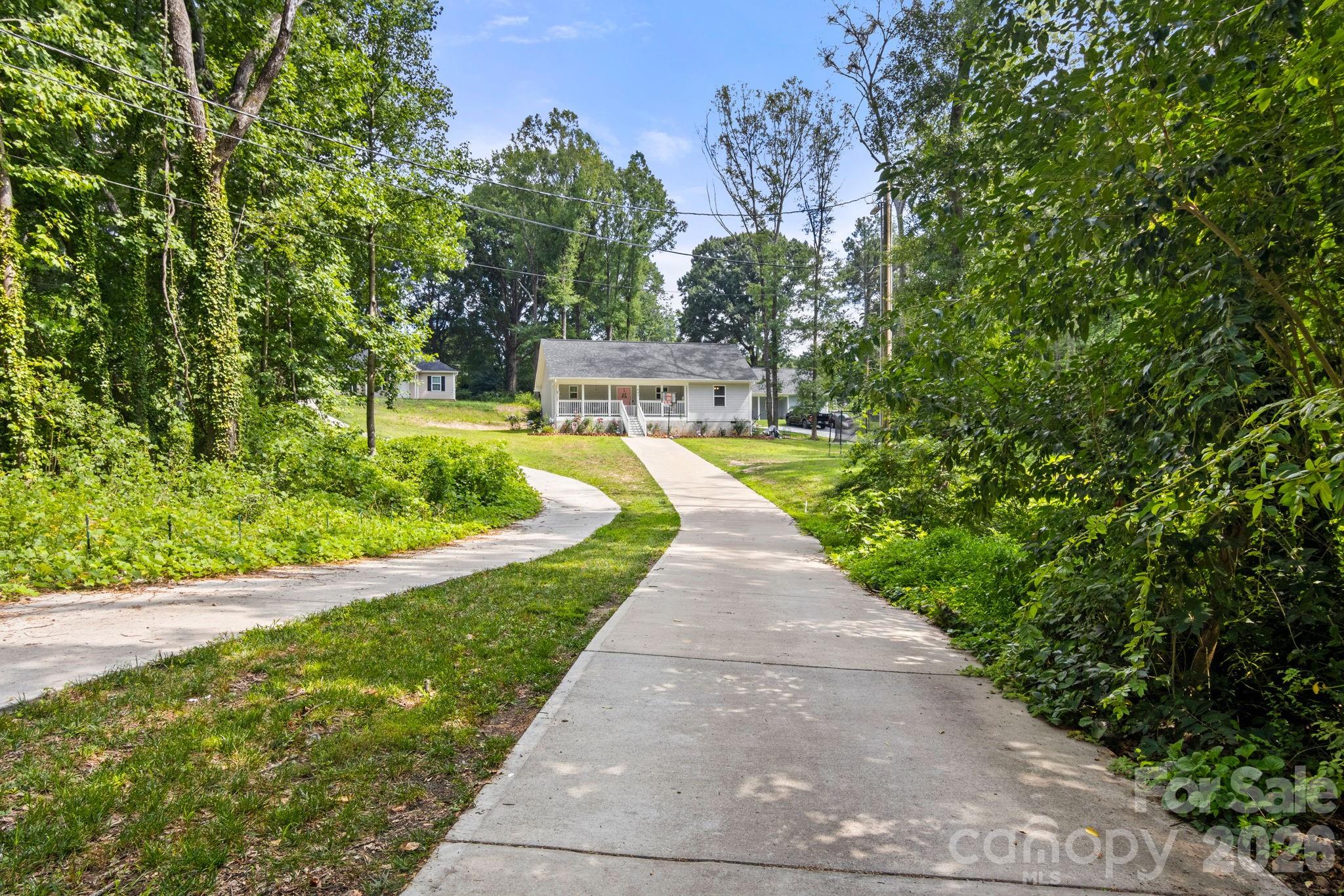 641 Johns Lane Property Photo 3