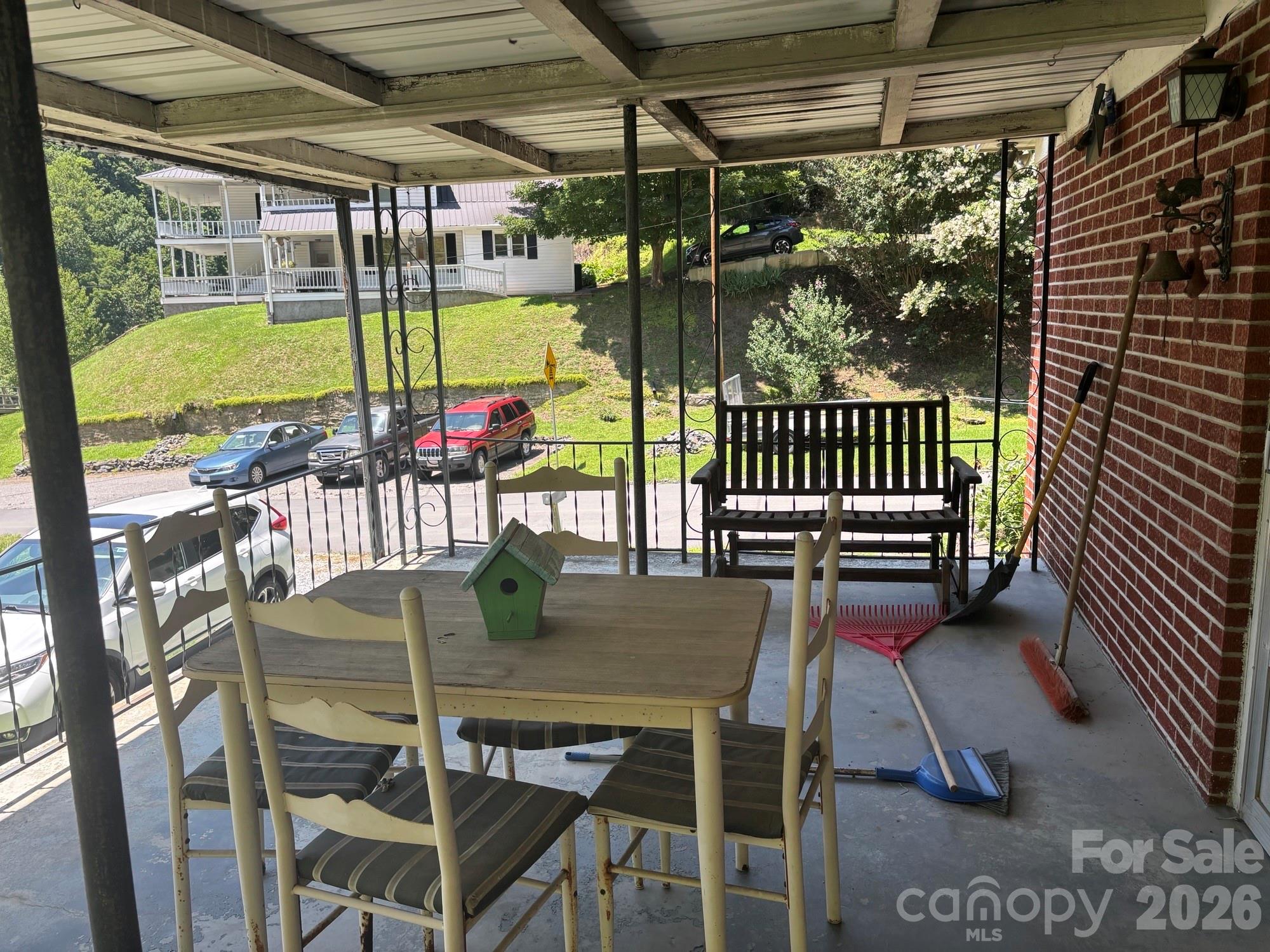 637 Toe Cane Road Property Photo 3