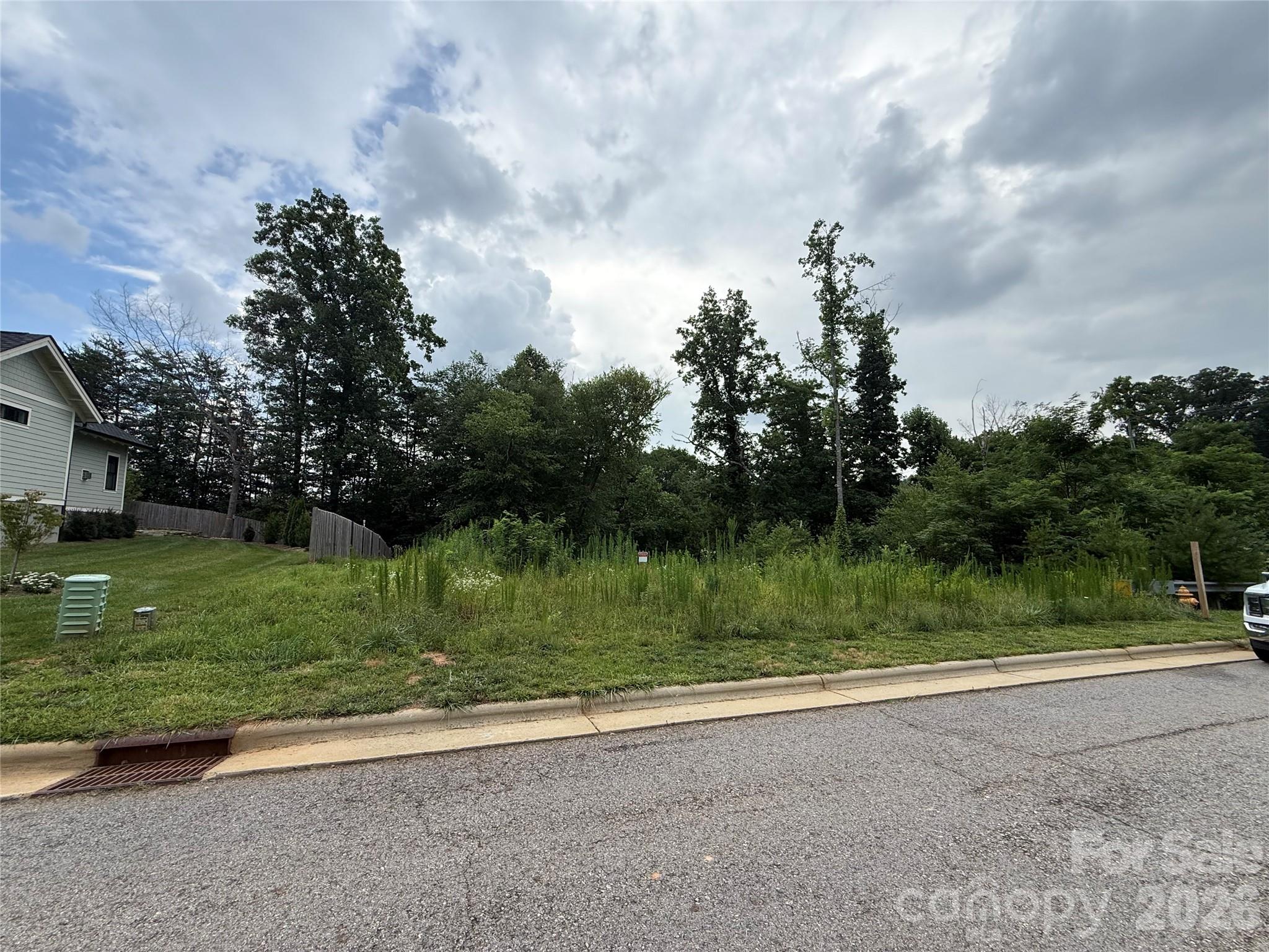 27 Starwood Valley Trail Property Photo 4