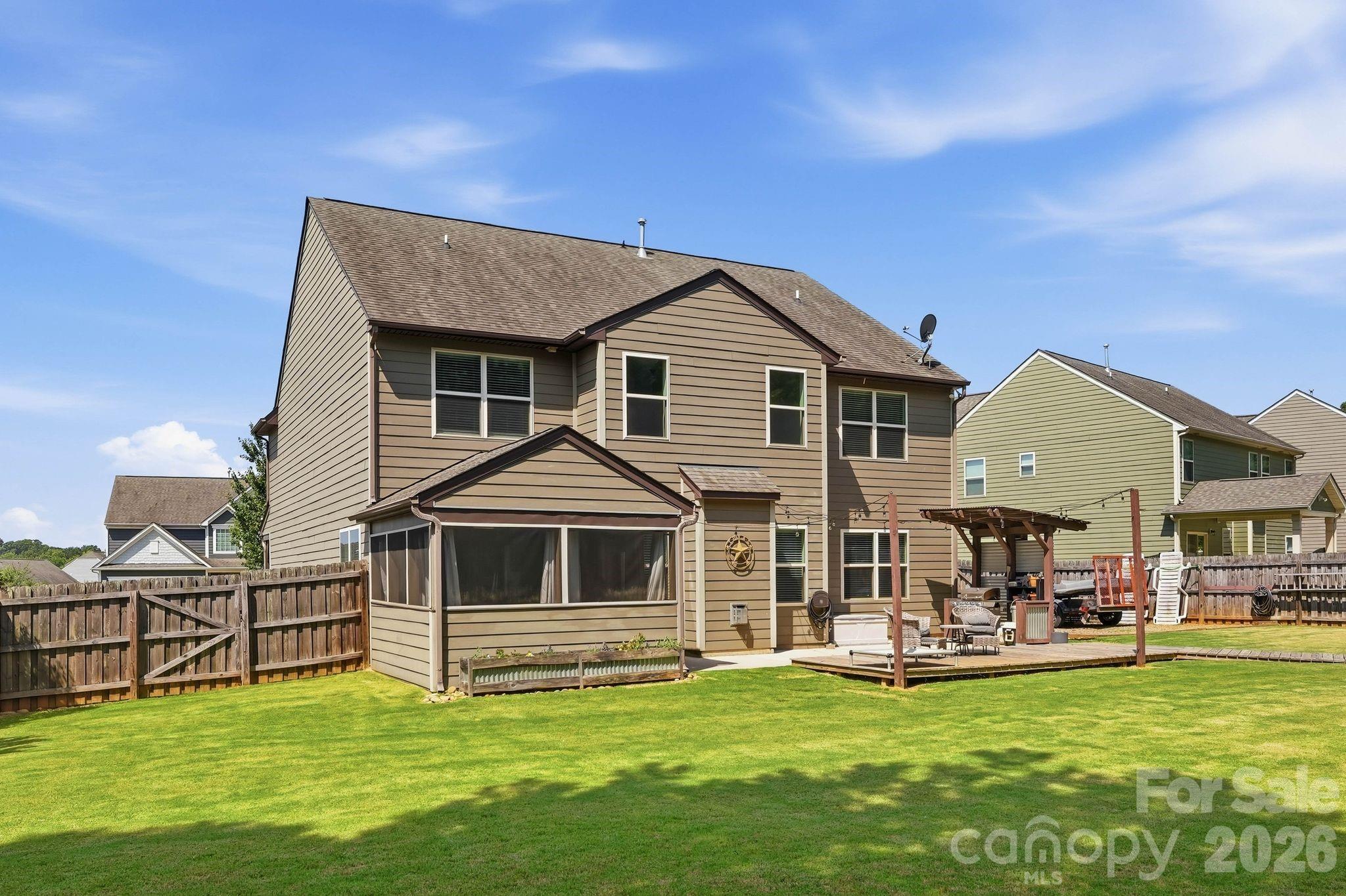 5917 Mcclintock Drive Property Photo 7