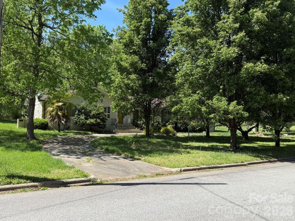 1011 Bryce Avenue Property Photo 1