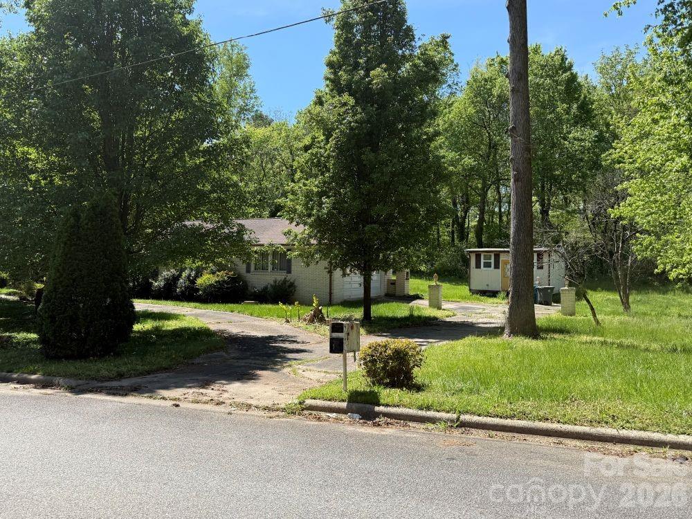 1011 Bryce Avenue Property Photo 2
