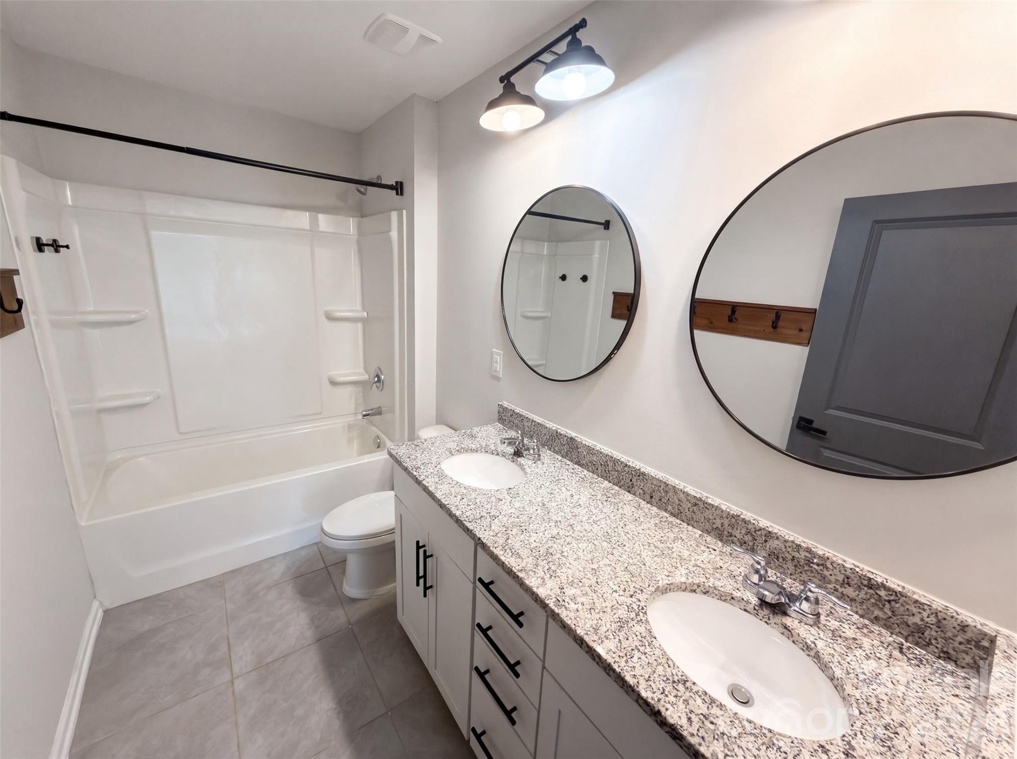 7020 Chrysanthemum Road Property Photo 12