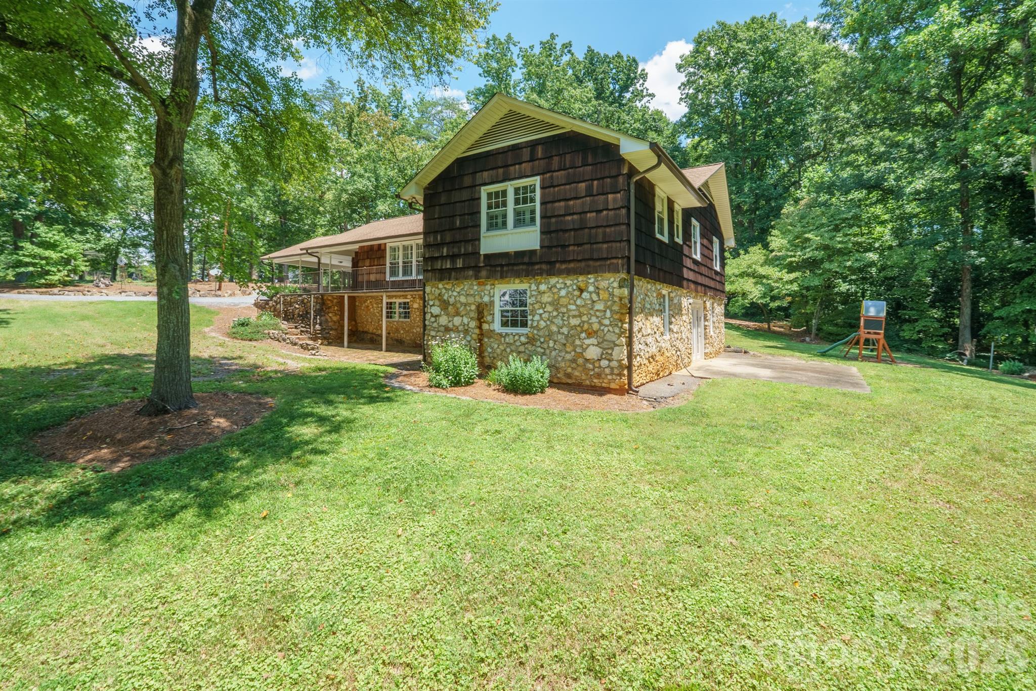 229 Rocky Lane Property Photo 5