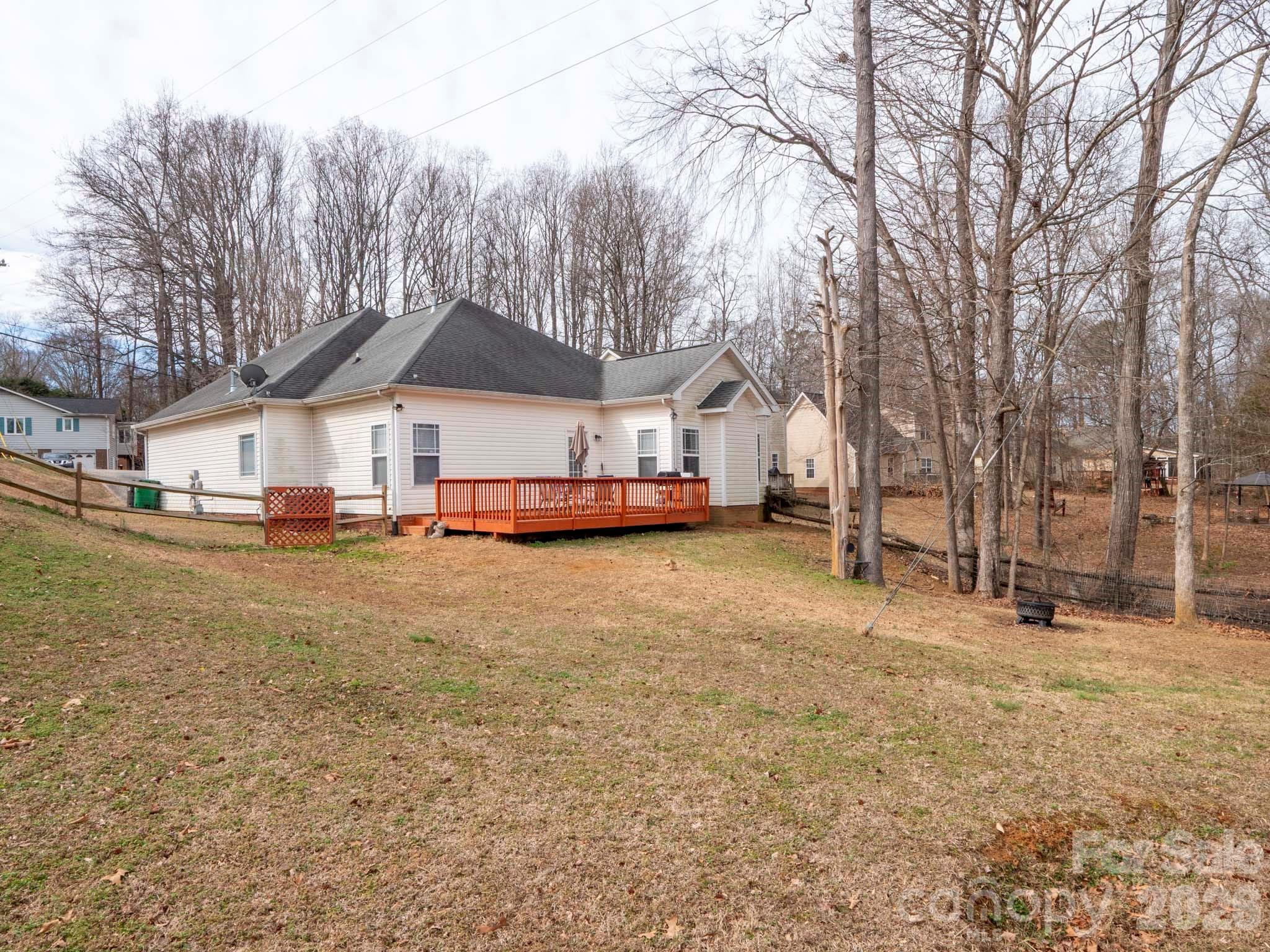 5912 Almond Road Property Photo 7