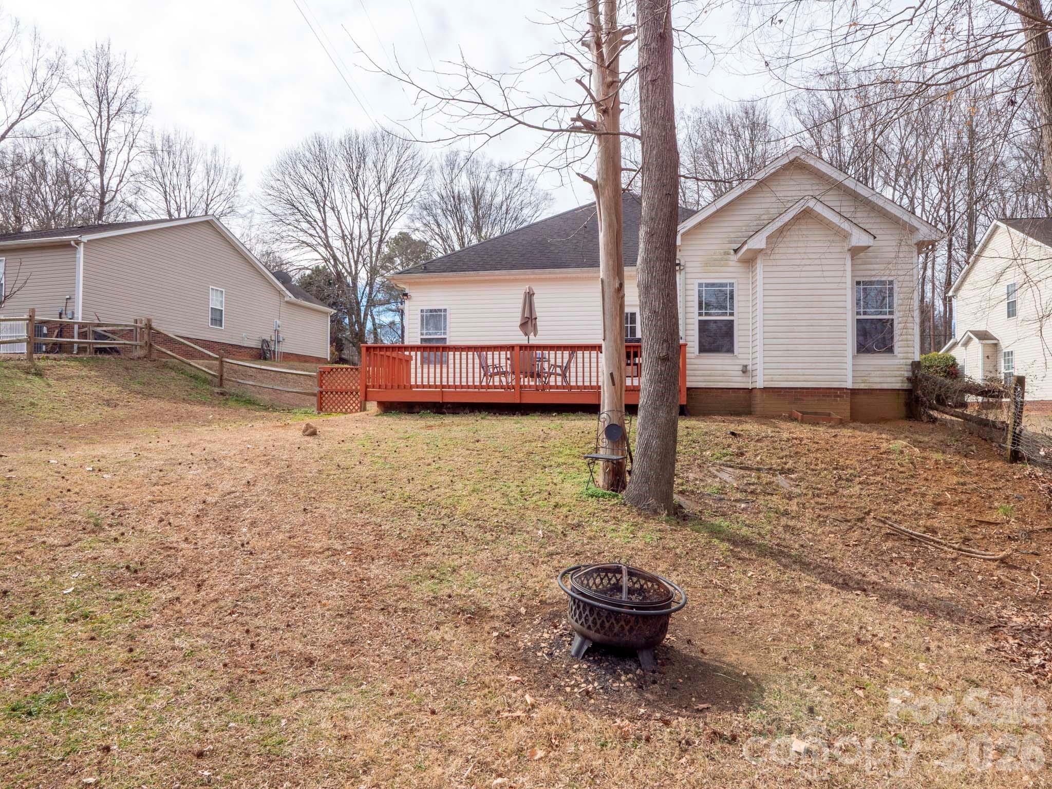 5912 Almond Road Property Photo 9