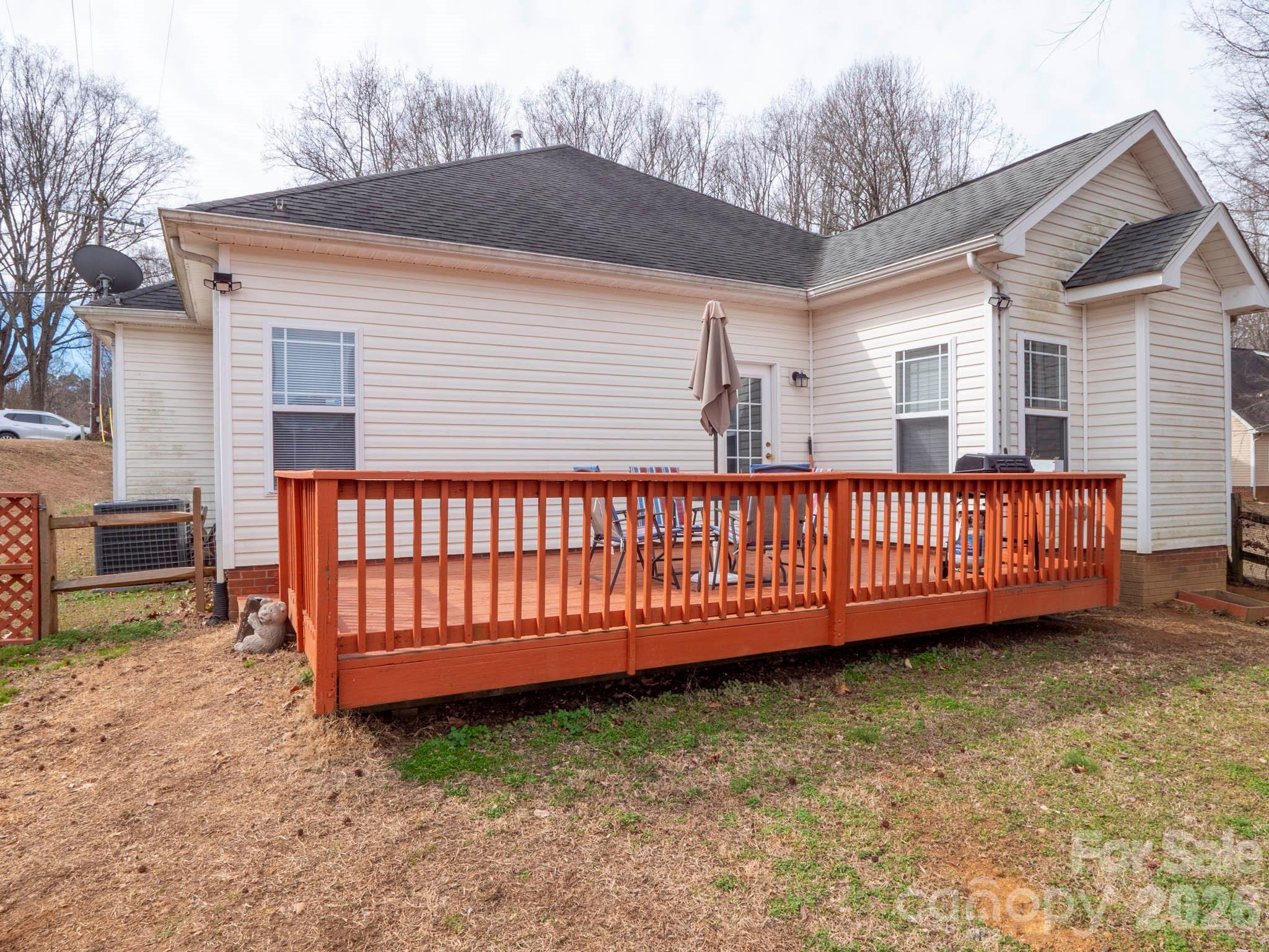 5912 Almond Road Property Photo 10