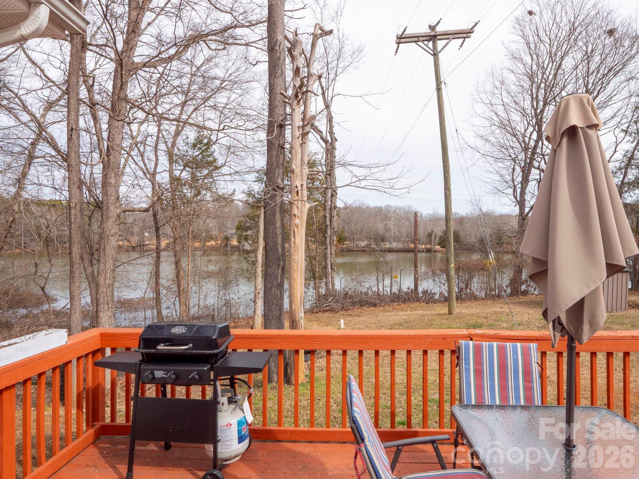 5912 Almond Road Property Photo 12