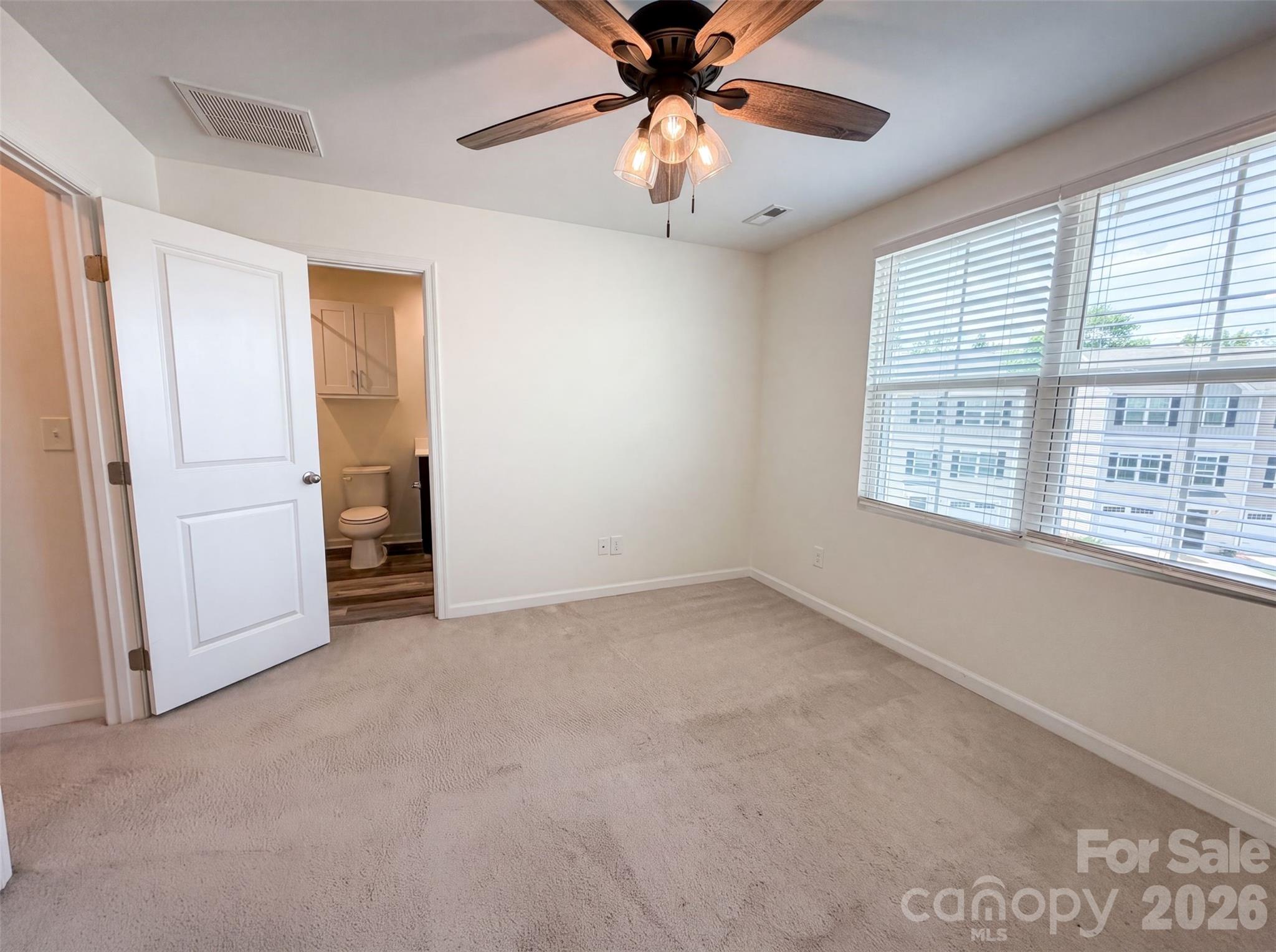 923 Taybyn Road Property Photo 5