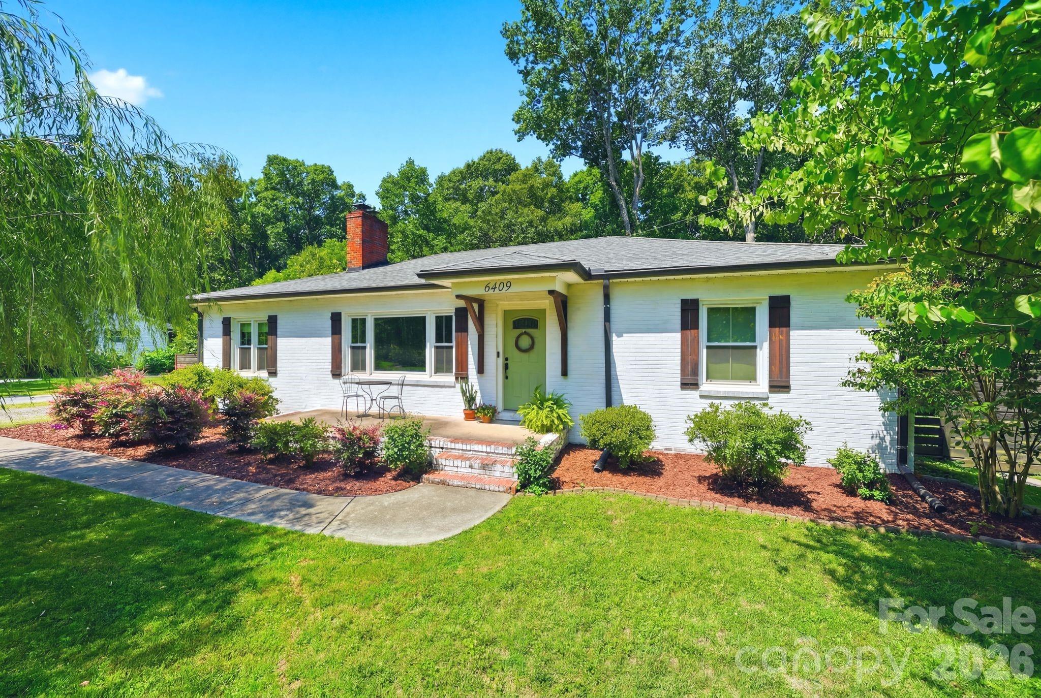 6409 Woodland Circle Property Photo 1