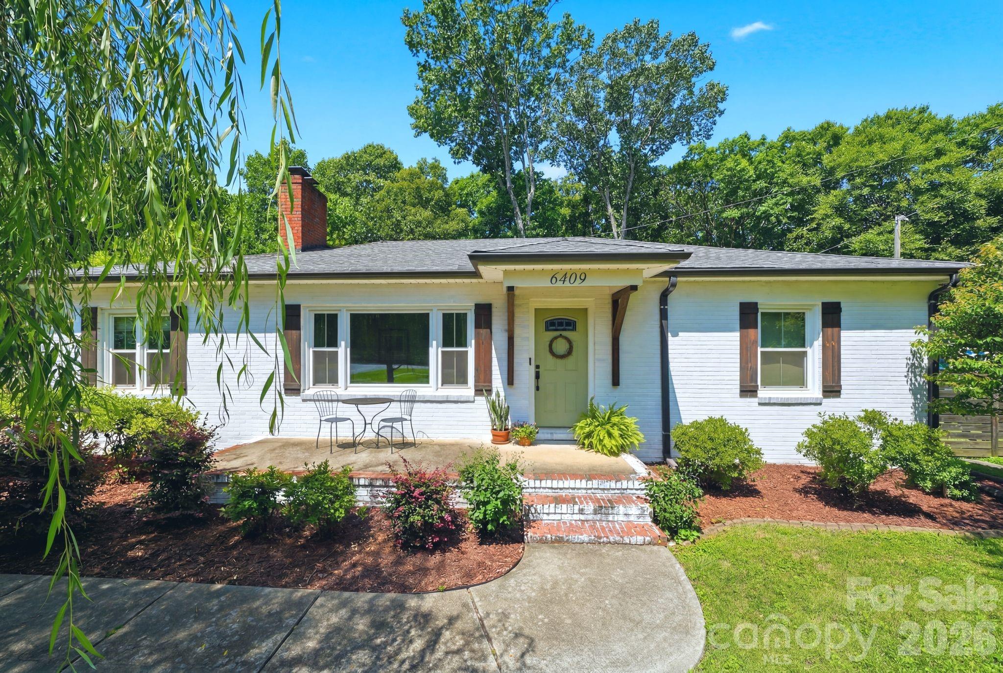 6409 Woodland Circle Property Photo 3